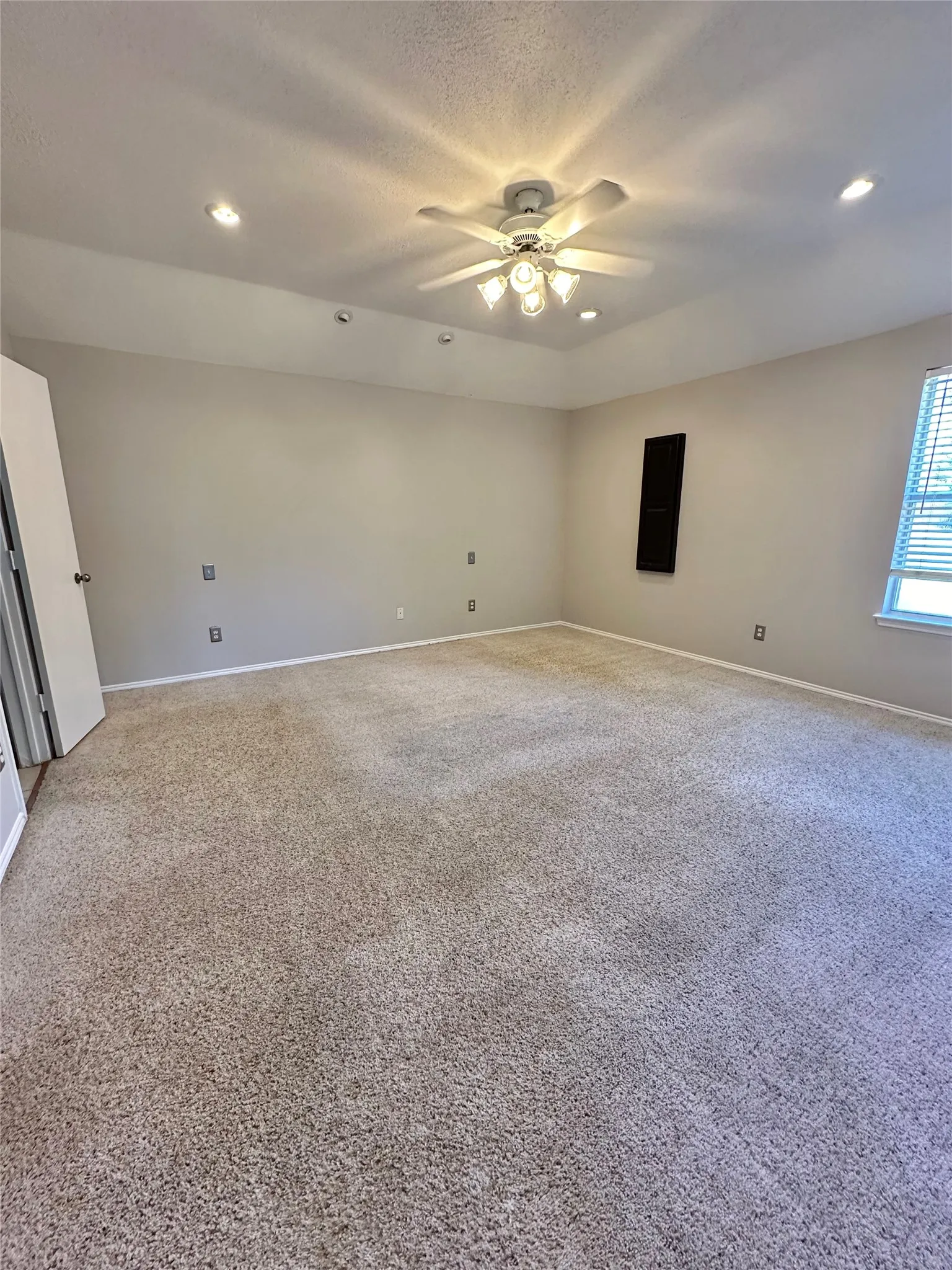 Single Family Residence For Rent in Tarrant County , 4905 Spur Ridge Court, Fort Worth, Texas 76244, 3 Bedroom, 2 Bathroom, 2 Garage spaces, 1,532 Sqft, built in 2002, mls#21318446, Real Estate Agent in Fort Worth, Homes For Rent in Tarrant county, Homes For Rent in Fort Worth, Realtor in Fort Worth Texas, Real Estate Brokerage Independent Realty Texas, Luminita Cordes Realtor