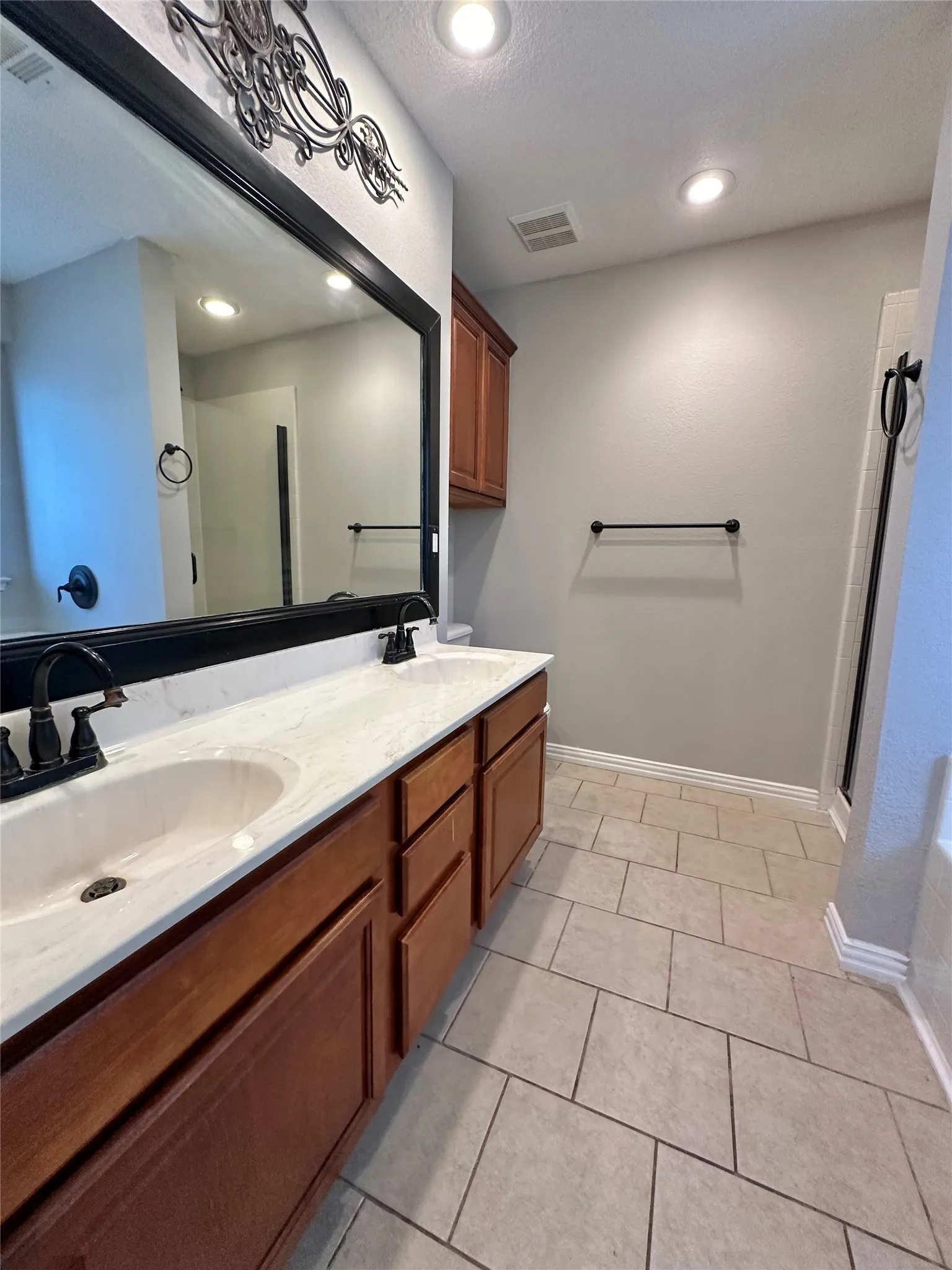 Single Family Residence For Rent in Tarrant County , 4905 Spur Ridge Court, Fort Worth, Texas 76244, 3 Bedroom, 2 Bathroom, 2 Garage spaces, 1,532 Sqft, built in 2002, mls#21318446, Real Estate Agent in Fort Worth, Homes For Rent in Tarrant county, Homes For Rent in Fort Worth, Realtor in Fort Worth Texas, Real Estate Brokerage Independent Realty Texas, Luminita Cordes Realtor