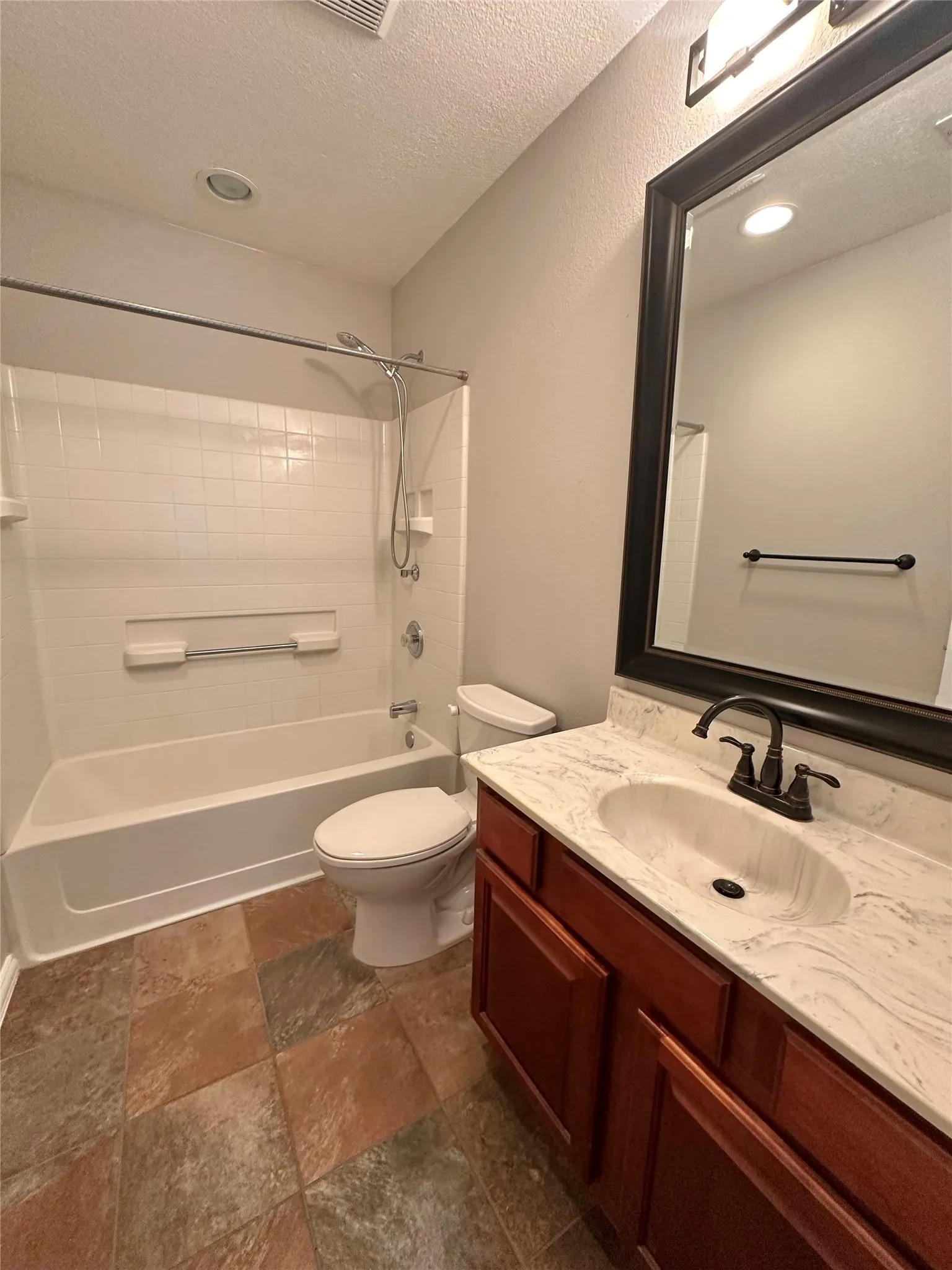 Single Family Residence For Rent in Tarrant County , 4905 Spur Ridge Court, Fort Worth, Texas 76244, 3 Bedroom, 2 Bathroom, 2 Garage spaces, 1,532 Sqft, built in 2002, mls#21318446, Real Estate Agent in Fort Worth, Homes For Rent in Tarrant county, Homes For Rent in Fort Worth, Realtor in Fort Worth Texas, Real Estate Brokerage Independent Realty Texas, Luminita Cordes Realtor