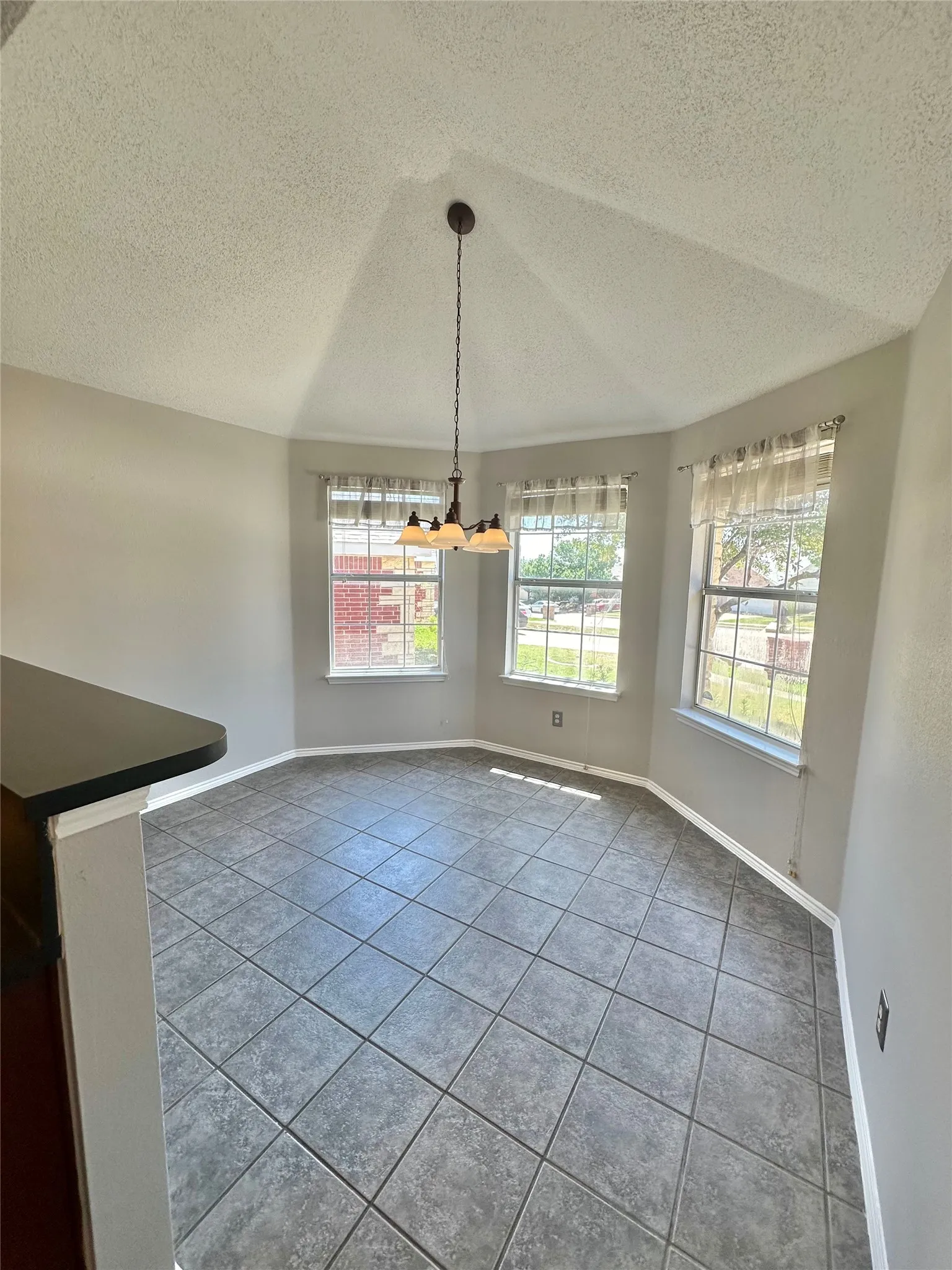 Single Family Residence For Rent in Tarrant County , 4905 Spur Ridge Court, Fort Worth, Texas 76244, 3 Bedroom, 2 Bathroom, 2 Garage spaces, 1,532 Sqft, built in 2002, mls#21318446, Real Estate Agent in Fort Worth, Homes For Rent in Tarrant county, Homes For Rent in Fort Worth, Realtor in Fort Worth Texas, Real Estate Brokerage Independent Realty Texas, Luminita Cordes Realtor