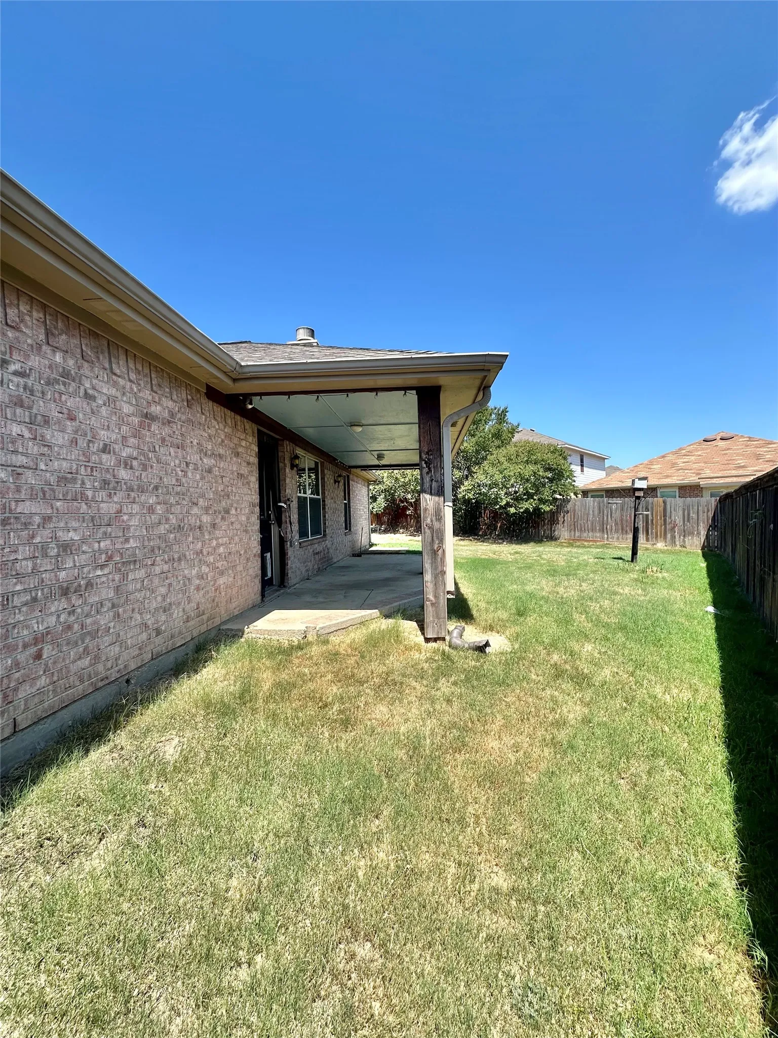 Single Family Residence For Rent in Tarrant County , 4905 Spur Ridge Court, Fort Worth, Texas 76244, 3 Bedroom, 2 Bathroom, 2 Garage spaces, 1,532 Sqft, built in 2002, mls#21318446, Real Estate Agent in Fort Worth, Homes For Rent in Tarrant county, Homes For Rent in Fort Worth, Realtor in Fort Worth Texas, Real Estate Brokerage Independent Realty Texas, Luminita Cordes Realtor