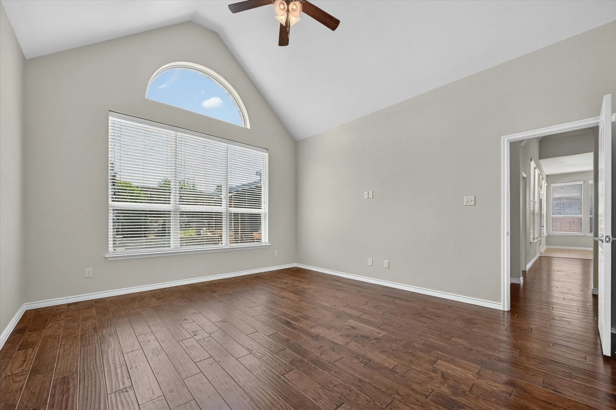 Single Family Residence For Sale in Rockwall County , 1403 Dhaka Drive, Rockwall, Texas 75087, 4 Bedroom, 2 Bathroom, 2 Garage spaces, 2,555 Sqft, built in 2014, mls#21317800, Real Estate Agent in Rockwall, Homes For Sale in Rockwall county, Homes For Sale in Rockwall, Realtor in Rockwall Texas, Real Estate Brokerage Independent Realty Texas, Luminita Cordes Realtor