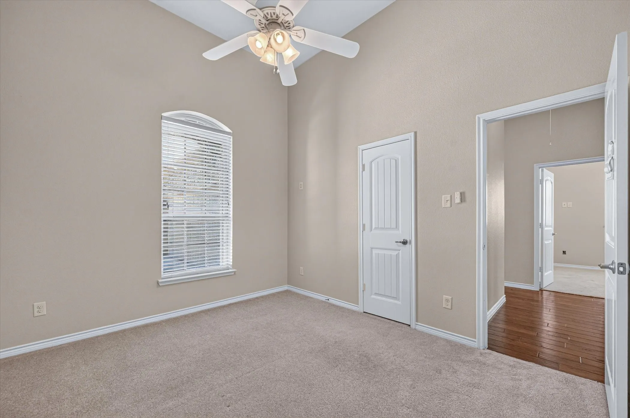 Single Family Residence For Sale in Rockwall County , 1403 Dhaka Drive, Rockwall, Texas 75087, 4 Bedroom, 2 Bathroom, 2 Garage spaces, 2,555 Sqft, built in 2014, mls#21317800, Real Estate Agent in Rockwall, Homes For Sale in Rockwall county, Homes For Sale in Rockwall, Realtor in Rockwall Texas, Real Estate Brokerage Independent Realty Texas, Luminita Cordes Realtor