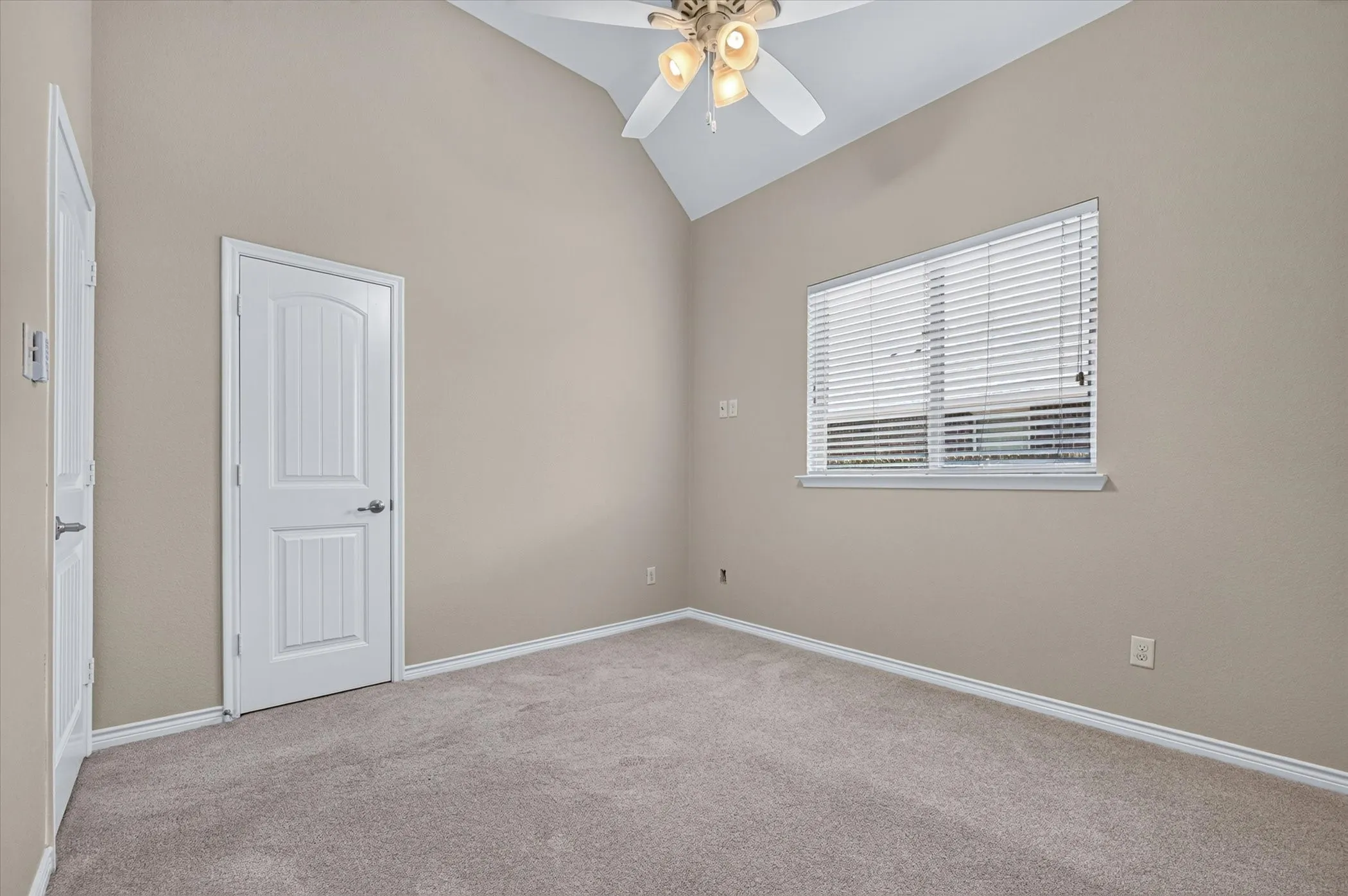 Single Family Residence For Sale in Rockwall County , 1403 Dhaka Drive, Rockwall, Texas 75087, 4 Bedroom, 2 Bathroom, 2 Garage spaces, 2,555 Sqft, built in 2014, mls#21317800, Real Estate Agent in Rockwall, Homes For Sale in Rockwall county, Homes For Sale in Rockwall, Realtor in Rockwall Texas, Real Estate Brokerage Independent Realty Texas, Luminita Cordes Realtor