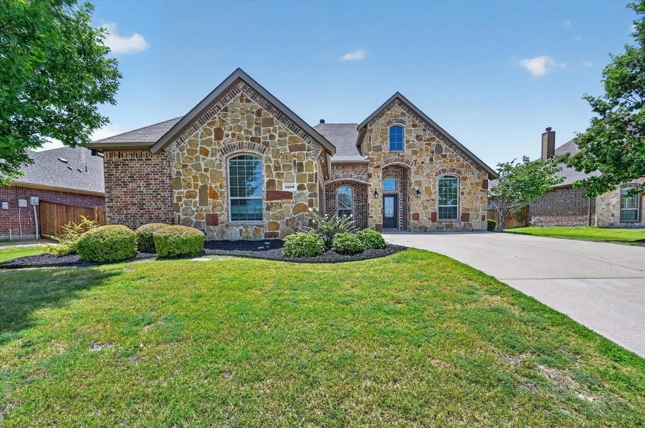 Single Family Residence For Sale in Rockwall County , 1403 Dhaka Drive, Rockwall, Texas 75087, 4 Bedroom, 2 Bathroom, 2 Garage spaces, 2,555 Sqft, built in 2014, mls#21317800, Real Estate Agent in Rockwall, Homes For Sale in Rockwall county, Homes For Sale in Rockwall, Realtor in Rockwall Texas, Real Estate Brokerage Independent Realty Texas, Luminita Cordes Realtor