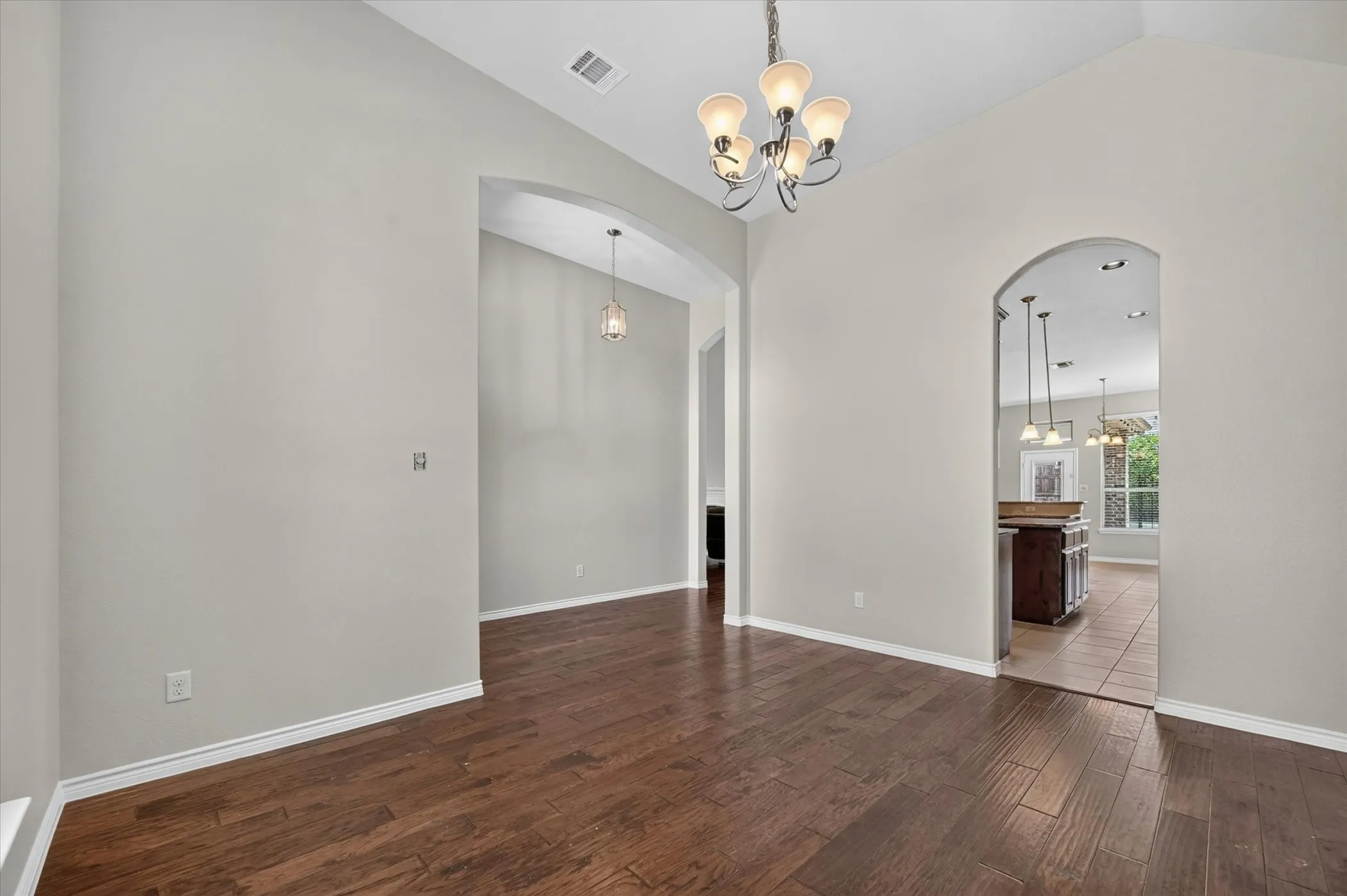 Single Family Residence For Sale in Rockwall County , 1403 Dhaka Drive, Rockwall, Texas 75087, 4 Bedroom, 2 Bathroom, 2 Garage spaces, 2,555 Sqft, built in 2014, mls#21317800, Real Estate Agent in Rockwall, Homes For Sale in Rockwall county, Homes For Sale in Rockwall, Realtor in Rockwall Texas, Real Estate Brokerage Independent Realty Texas, Luminita Cordes Realtor