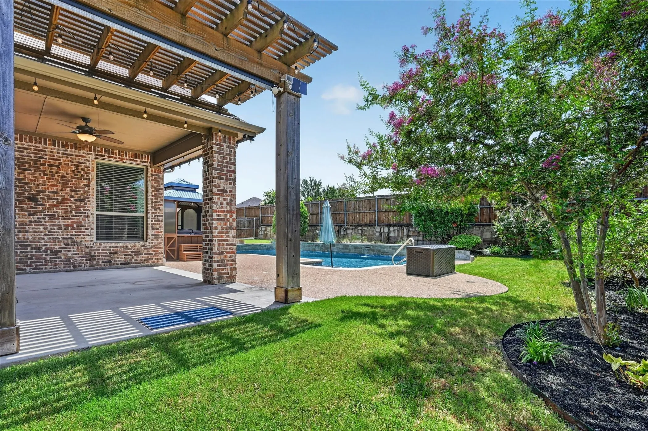 Single Family Residence For Sale in Rockwall County , 1403 Dhaka Drive, Rockwall, Texas 75087, 4 Bedroom, 2 Bathroom, 2 Garage spaces, 2,555 Sqft, built in 2014, mls#21317800, Real Estate Agent in Rockwall, Homes For Sale in Rockwall county, Homes For Sale in Rockwall, Realtor in Rockwall Texas, Real Estate Brokerage Independent Realty Texas, Luminita Cordes Realtor