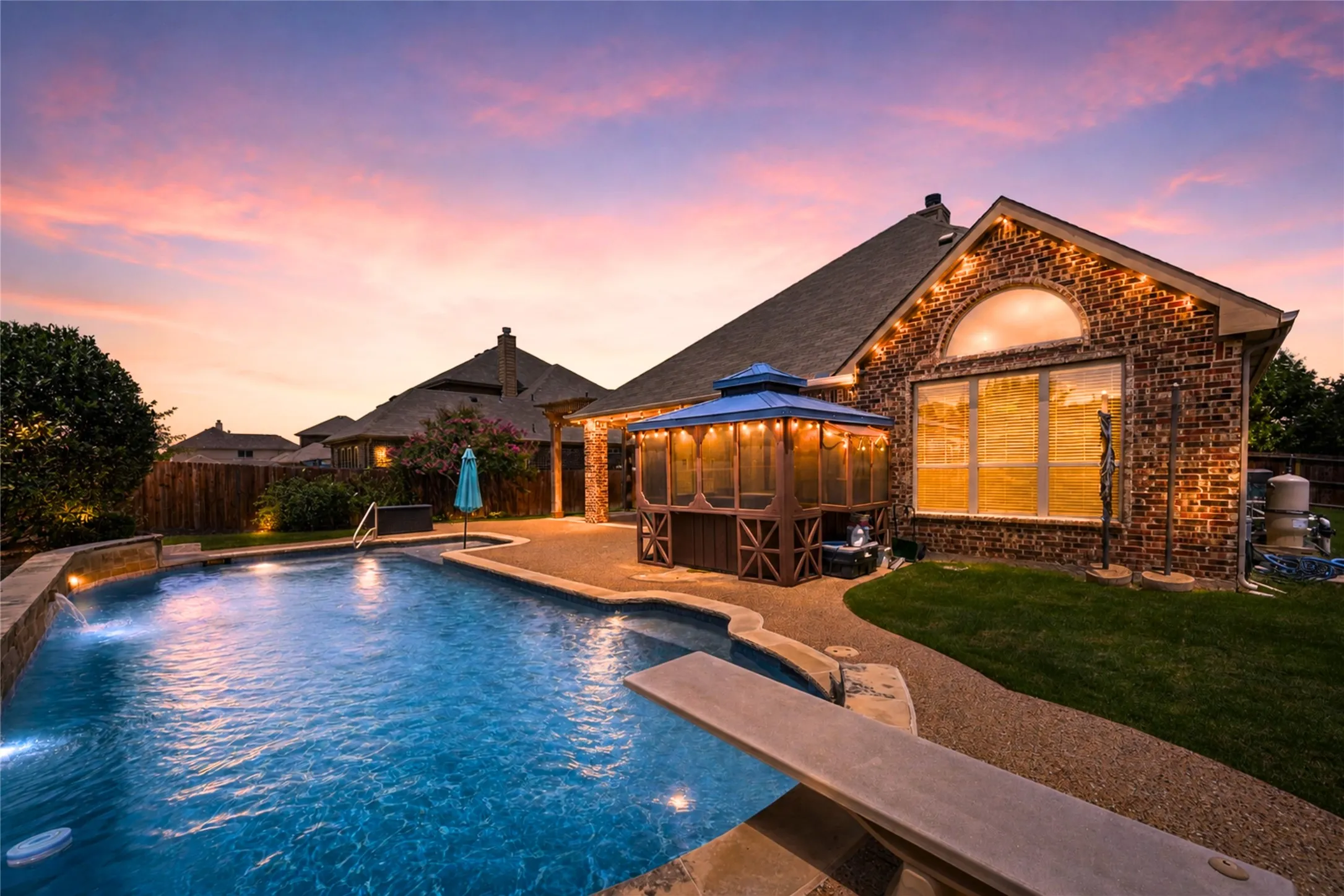 Single Family Residence For Sale in Rockwall County , 1403 Dhaka Drive, Rockwall, Texas 75087, 4 Bedroom, 2 Bathroom, 2 Garage spaces, 2,555 Sqft, built in 2014, mls#21317800, Real Estate Agent in Rockwall, Homes For Sale in Rockwall county, Homes For Sale in Rockwall, Realtor in Rockwall Texas, Real Estate Brokerage Independent Realty Texas, Luminita Cordes Realtor
