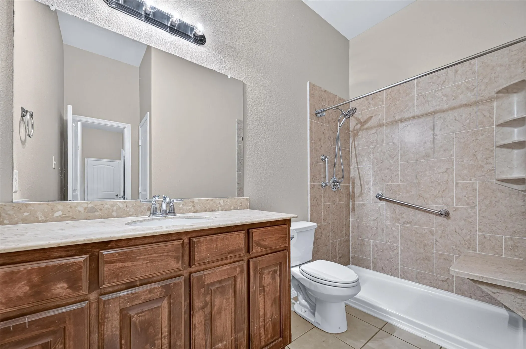 Single Family Residence For Sale in Rockwall County , 1403 Dhaka Drive, Rockwall, Texas 75087, 4 Bedroom, 2 Bathroom, 2 Garage spaces, 2,555 Sqft, built in 2014, mls#21317800, Real Estate Agent in Rockwall, Homes For Sale in Rockwall county, Homes For Sale in Rockwall, Realtor in Rockwall Texas, Real Estate Brokerage Independent Realty Texas, Luminita Cordes Realtor