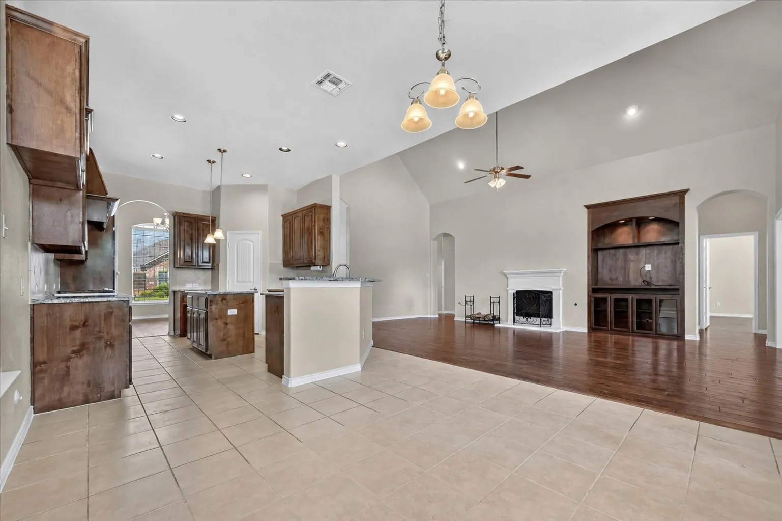 Single Family Residence For Sale in Rockwall County , 1403 Dhaka Drive, Rockwall, Texas 75087, 4 Bedroom, 2 Bathroom, 2 Garage spaces, 2,555 Sqft, built in 2014, mls#21317800, Real Estate Agent in Rockwall, Homes For Sale in Rockwall county, Homes For Sale in Rockwall, Realtor in Rockwall Texas, Real Estate Brokerage Independent Realty Texas, Luminita Cordes Realtor