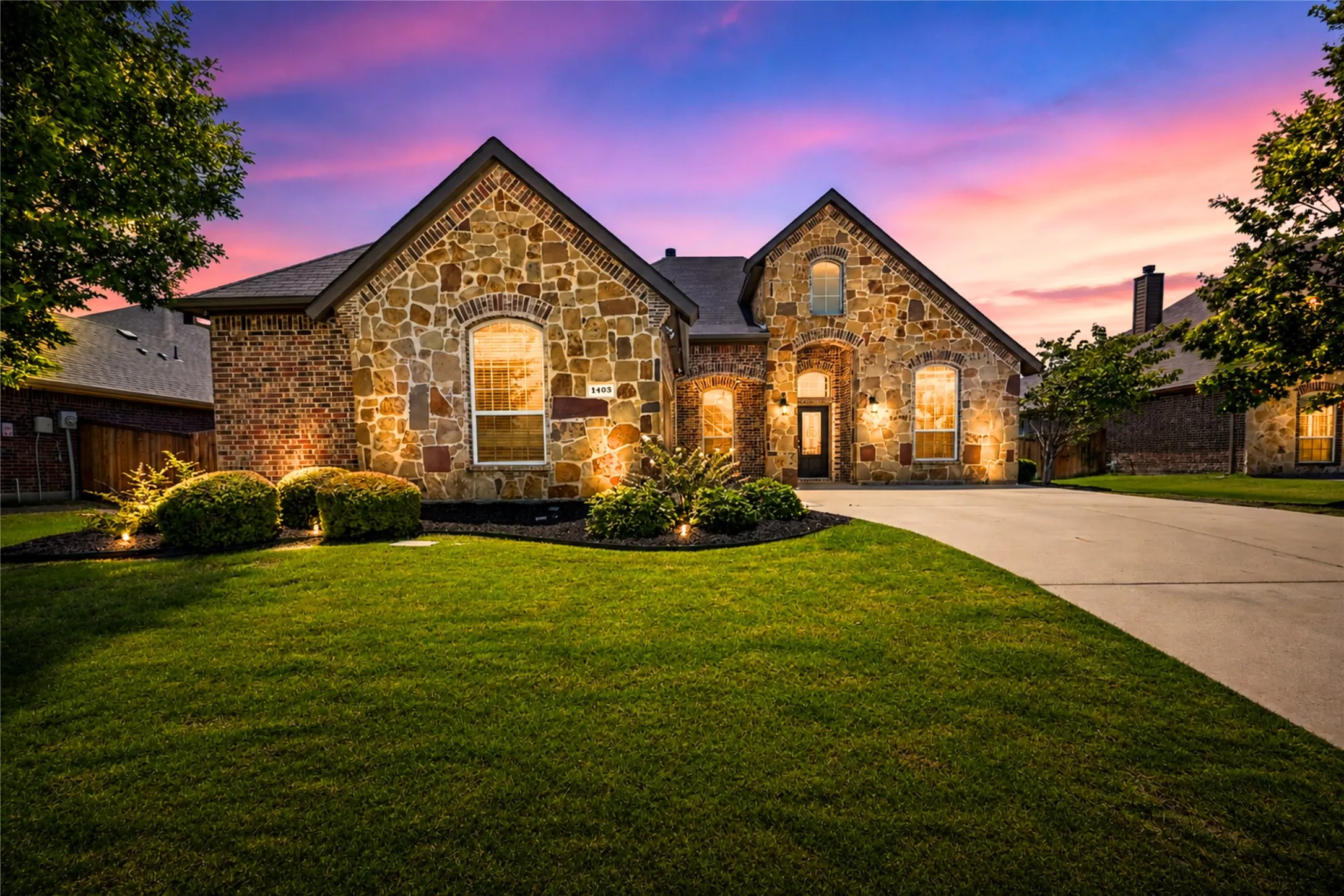 Single Family Residence For Sale in Rockwall County , 1403 Dhaka Drive, Rockwall, Texas 75087, 4 Bedroom, 2 Bathroom, 2 Garage spaces, 2,555 Sqft, built in 2014, mls#21317800, Real Estate Agent in Rockwall, Homes For Sale in Rockwall county, Homes For Sale in Rockwall, Realtor in Rockwall Texas, Real Estate Brokerage Independent Realty Texas, Luminita Cordes Realtor