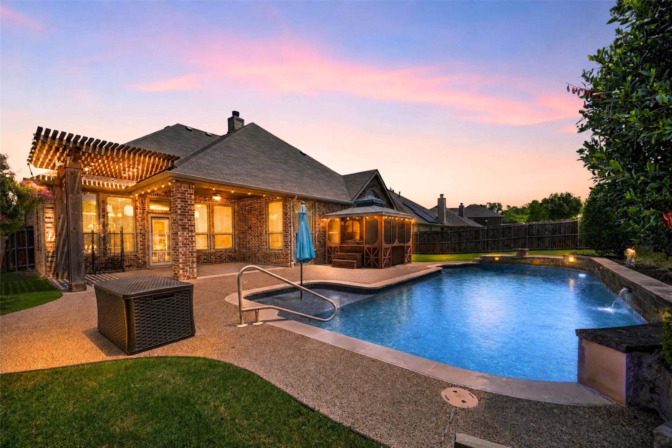 Single Family Residence For Sale in Rockwall County , 1403 Dhaka Drive, Rockwall, Texas 75087, 4 Bedroom, 2 Bathroom, 2 Garage spaces, 2,555 Sqft, built in 2014, mls#21317800, Real Estate Agent in Rockwall, Homes For Sale in Rockwall county, Homes For Sale in Rockwall, Realtor in Rockwall Texas, Real Estate Brokerage Independent Realty Texas, Luminita Cordes Realtor