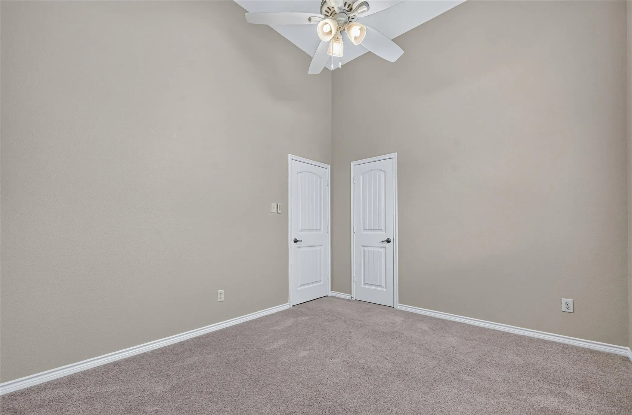 Single Family Residence For Sale in Rockwall County , 1403 Dhaka Drive, Rockwall, Texas 75087, 4 Bedroom, 2 Bathroom, 2 Garage spaces, 2,555 Sqft, built in 2014, mls#21317800, Real Estate Agent in Rockwall, Homes For Sale in Rockwall county, Homes For Sale in Rockwall, Realtor in Rockwall Texas, Real Estate Brokerage Independent Realty Texas, Luminita Cordes Realtor