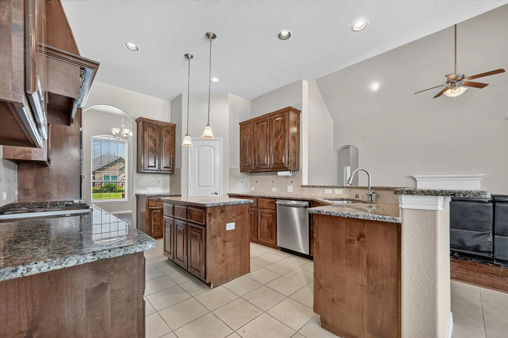Single Family Residence For Sale in Rockwall County , 1403 Dhaka Drive, Rockwall, Texas 75087, 4 Bedroom, 2 Bathroom, 2 Garage spaces, 2,555 Sqft, built in 2014, mls#21317800, Real Estate Agent in Rockwall, Homes For Sale in Rockwall county, Homes For Sale in Rockwall, Realtor in Rockwall Texas, Real Estate Brokerage Independent Realty Texas, Luminita Cordes Realtor