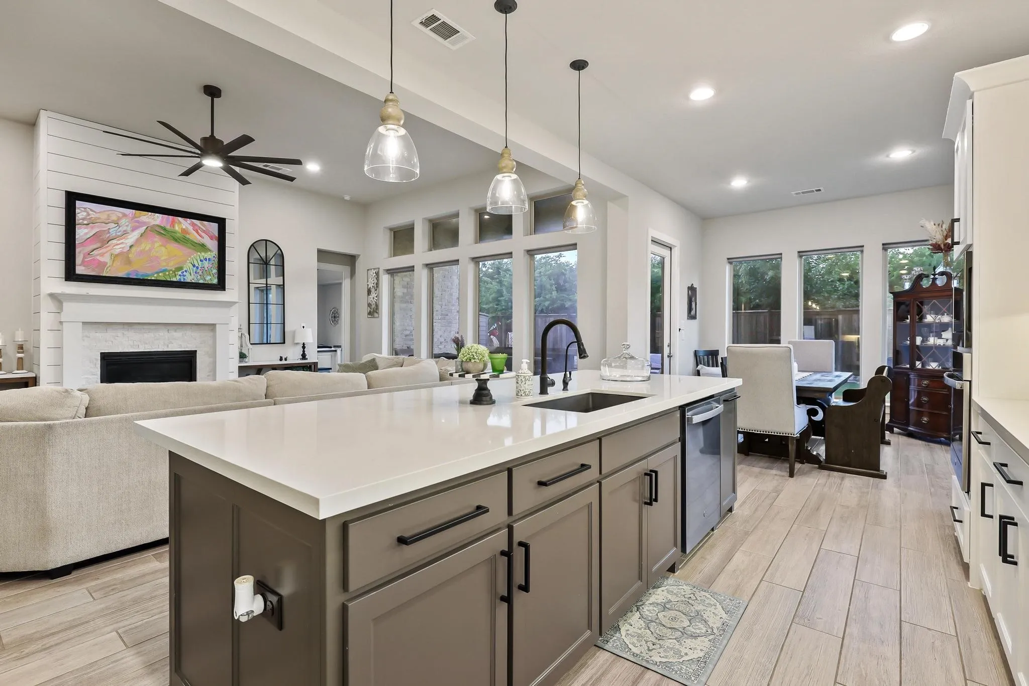 Single Family Residence For Sale in Grayson County , 1732 Cannon Street, Van Alstyne, Texas 75495, 4 Bedroom, 4 Bathroom, 3 Garage spaces, 3,191 Sqft, built in 2022, mls#21314487, Real Estate Agent in Van Alstyne, Homes For Sale in Grayson county, Homes For Sale in Van Alstyne, Realtor in Van Alstyne Texas, Real Estate Brokerage Independent Realty Texas, Luminita Cordes Realtor