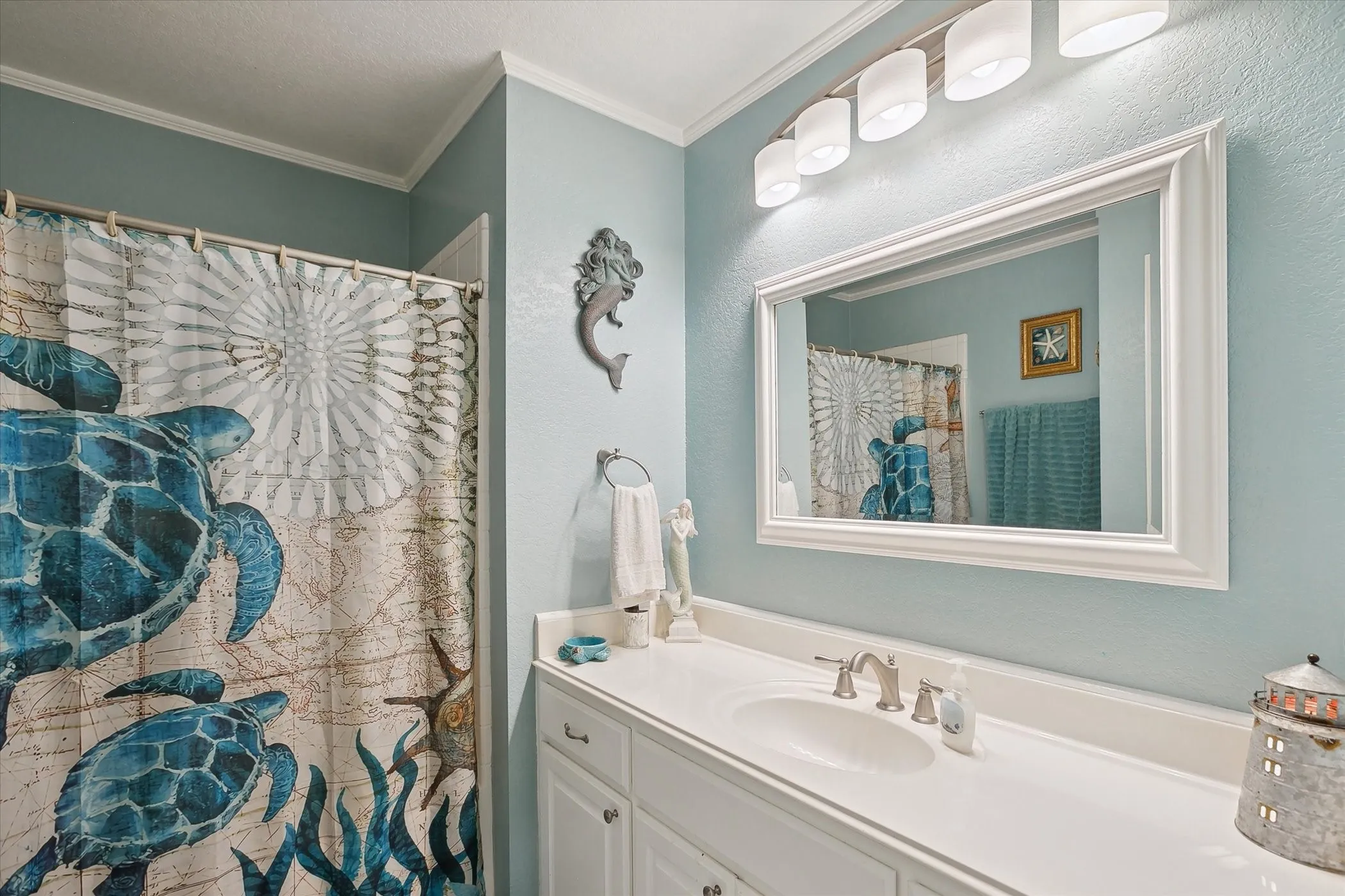 Full bathroom