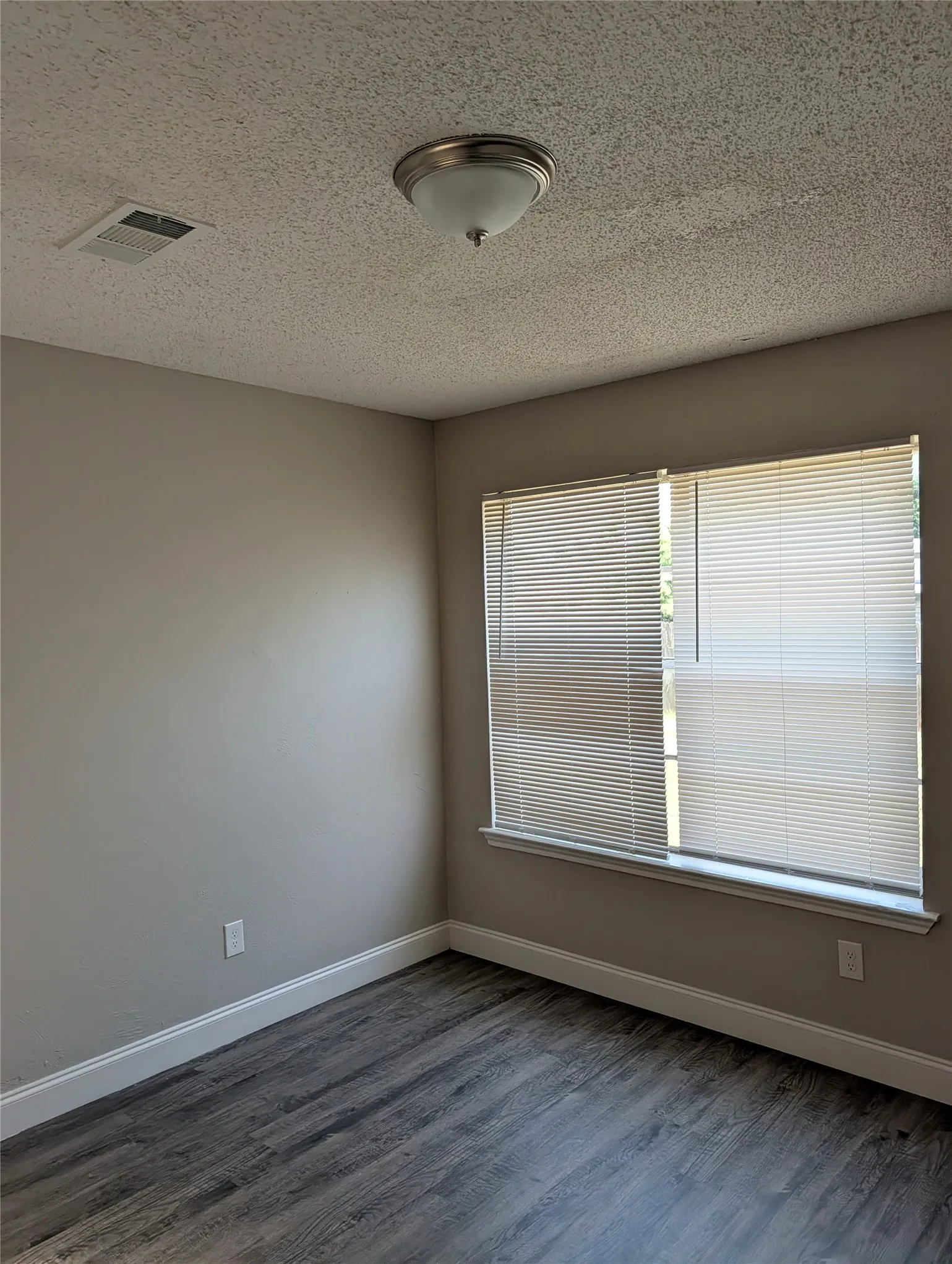 Single Family Residence For Rent in Tarrant County , 1116 Cindy Street, Crowley, Texas 76036, 3 Bedroom, 2 Bathroom, 2 Garage spaces, 1,414 Sqft, built in 1976, mls#21318474, Real Estate Agent in Crowley, Homes For Rent in Tarrant county, Homes For Rent in Crowley, Realtor in Crowley Texas, Real Estate Brokerage Independent Realty Texas, Luminita Cordes Realtor