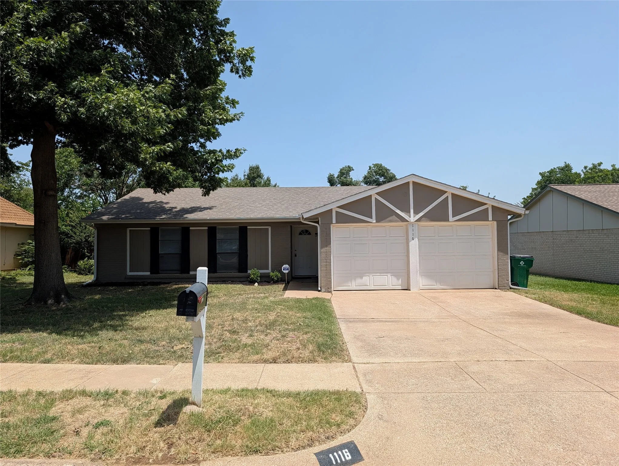 Single Family Residence For Rent in Tarrant County , 1116 Cindy Street, Crowley, Texas 76036, 3 Bedroom, 2 Bathroom, 2 Garage spaces, 1,414 Sqft, built in 1976, mls#21318474, Real Estate Agent in Crowley, Homes For Rent in Tarrant county, Homes For Rent in Crowley, Realtor in Crowley Texas, Real Estate Brokerage Independent Realty Texas, Luminita Cordes Realtor