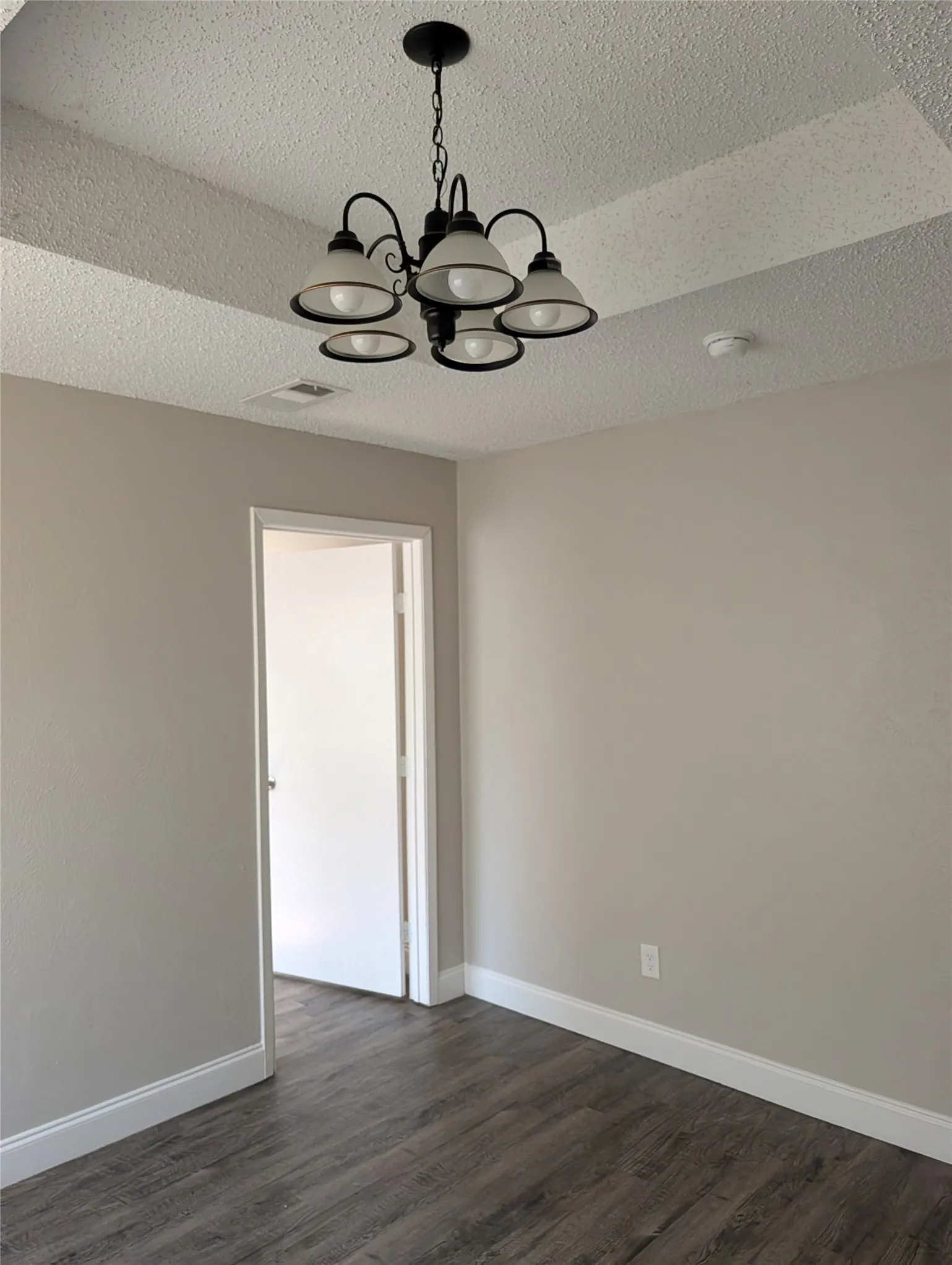 Single Family Residence For Rent in Tarrant County , 1116 Cindy Street, Crowley, Texas 76036, 3 Bedroom, 2 Bathroom, 2 Garage spaces, 1,414 Sqft, built in 1976, mls#21318474, Real Estate Agent in Crowley, Homes For Rent in Tarrant county, Homes For Rent in Crowley, Realtor in Crowley Texas, Real Estate Brokerage Independent Realty Texas, Luminita Cordes Realtor