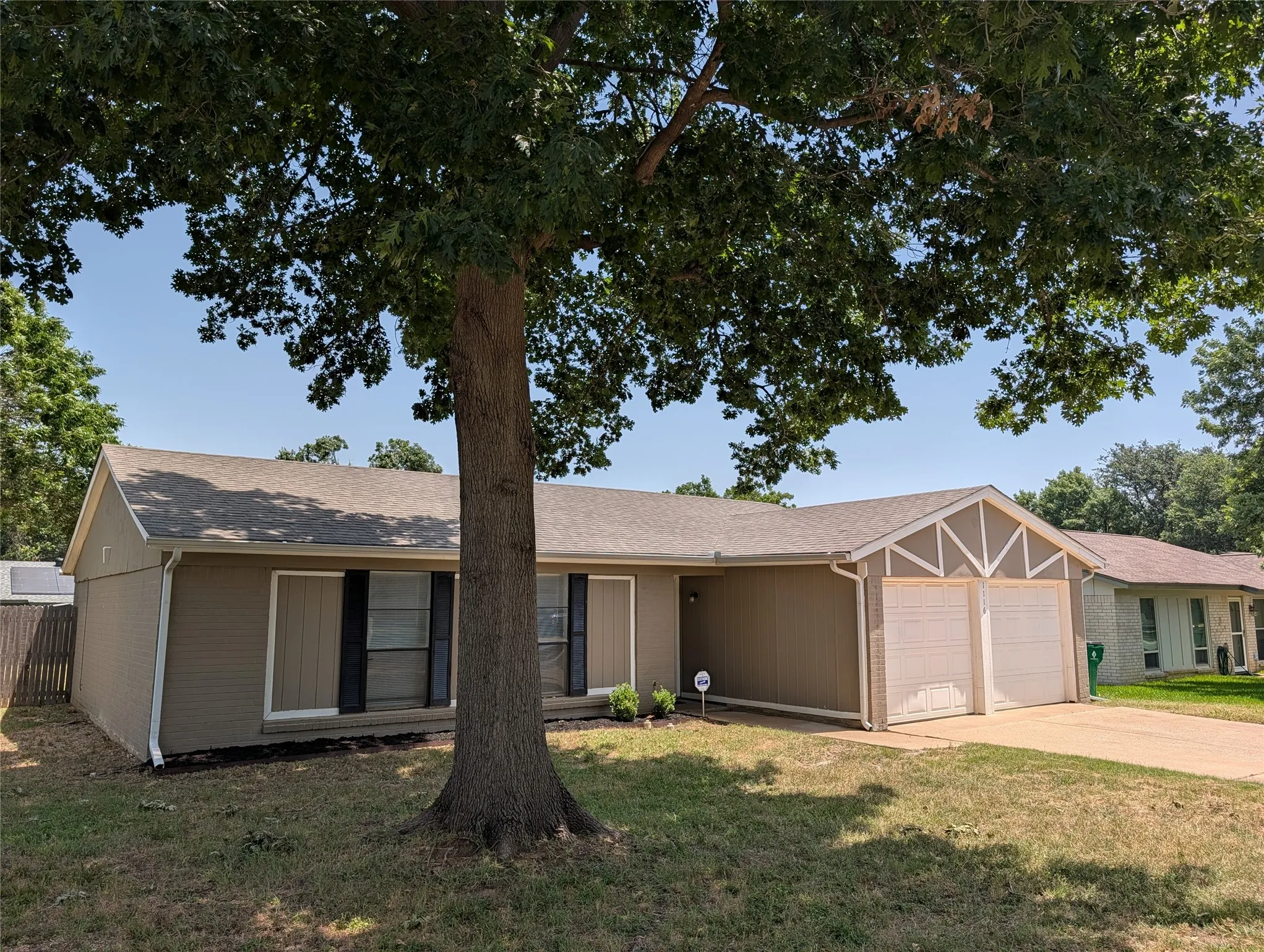 Single Family Residence For Rent in Tarrant County , 1116 Cindy Street, Crowley, Texas 76036, 3 Bedroom, 2 Bathroom, 2 Garage spaces, 1,414 Sqft, built in 1976, mls#21318474, Real Estate Agent in Crowley, Homes For Rent in Tarrant county, Homes For Rent in Crowley, Realtor in Crowley Texas, Real Estate Brokerage Independent Realty Texas, Luminita Cordes Realtor