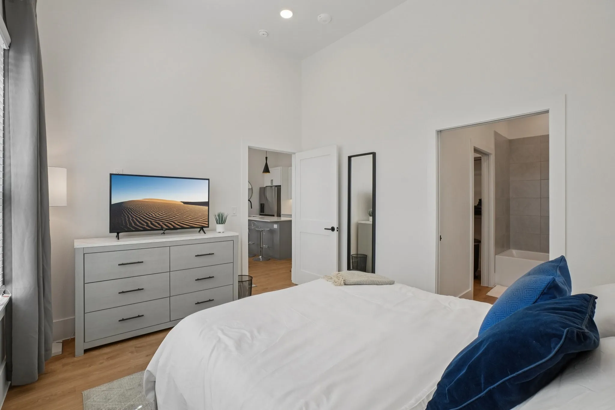 Apartment For Rent in Dallas County , 6418 Maple Avenue 309, Dallas, Texas 75235, 1 Bedroom, 1 Bathroom, Garage spaces, 641 Sqft, built in 2023, mls#21318487, Real Estate Agent in Dallas, Homes For Rent in Dallas county, Homes For Rent in Dallas, Realtor in Dallas Texas, Real Estate Brokerage Independent Realty Texas, Luminita Cordes Realtor