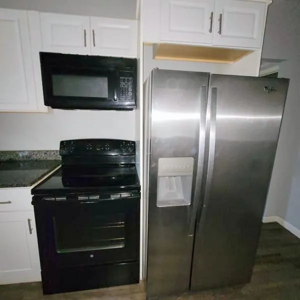 Duplex For Rent in Ellis County , 801 NW Main Street, Ennis, Texas 75119, 1 Bedroom, 1 Bathroom, Garage spaces, 700 Sqft, built in 1920, Price $1,125, mls#21318490, Real Estate Agent in Ennis, Homes For Rent in Ellis county, Homes For Rent in Ennis, Realtor in Ennis Texas, Real Estate Brokerage Independent Realty Texas, Luminita Cordes Realtor