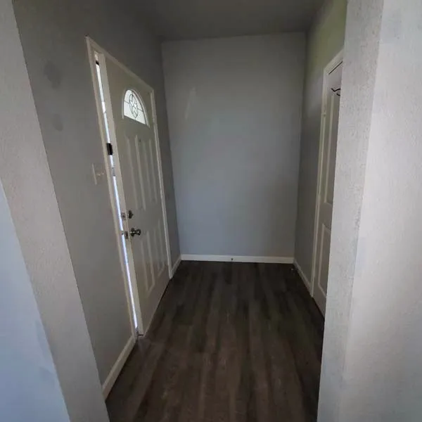 Duplex For Rent in Ellis County , 801 NW Main Street, Ennis, Texas 75119, 1 Bedroom, 1 Bathroom, Garage spaces, 700 Sqft, built in 1920, Price $1,125, mls#21318490, Real Estate Agent in Ennis, Homes For Rent in Ellis county, Homes For Rent in Ennis, Realtor in Ennis Texas, Real Estate Brokerage Independent Realty Texas, Luminita Cordes Realtor