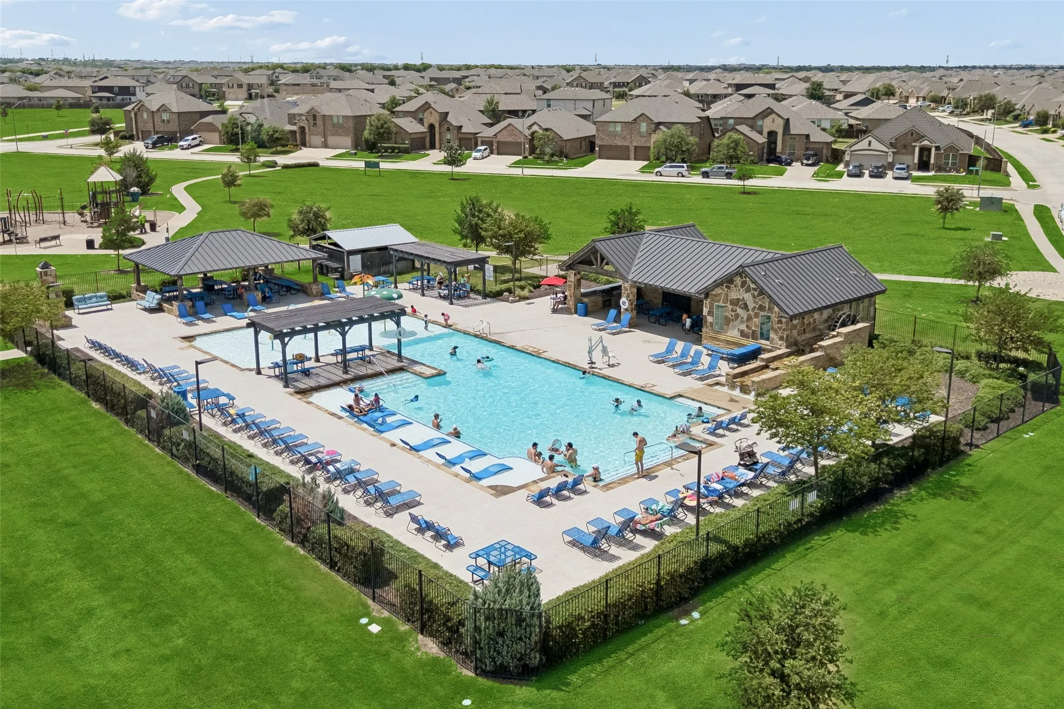 Single Family Residence For Sale in Tarrant County , 9105 Silver Dollar Drive, Fort Worth, Texas 76131, 4 Bedroom, 3 Bathroom, 2 Garage spaces, 2,868 Sqft, built in 2018, mls#21317683, Real Estate Agent in Fort Worth, Homes For Sale in Tarrant county, Homes For Sale in Fort Worth, Realtor in Fort Worth Texas, Real Estate Brokerage Independent Realty Texas, Luminita Cordes Realtor