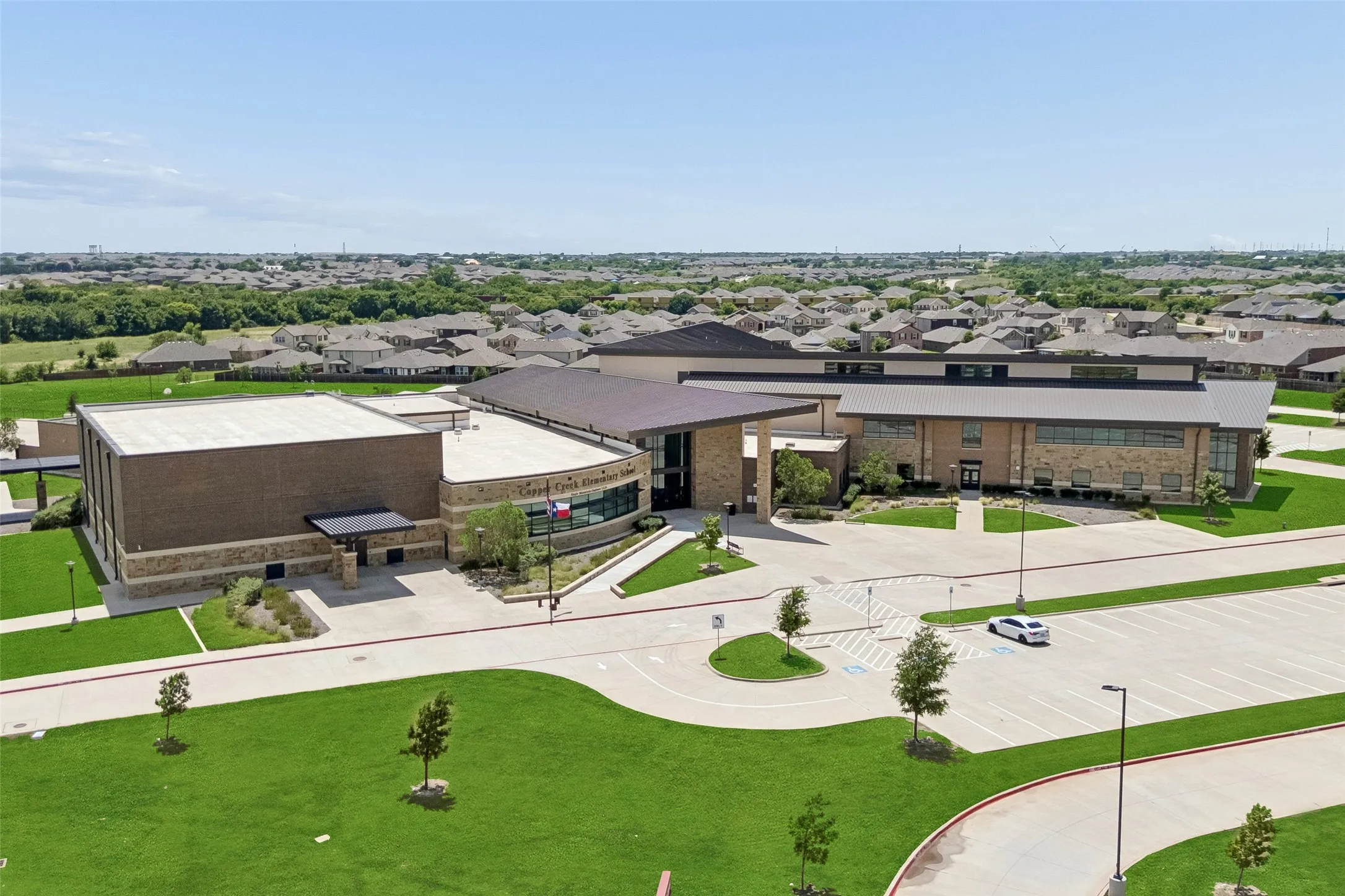 Single Family Residence For Sale in Tarrant County , 9105 Silver Dollar Drive, Fort Worth, Texas 76131, 4 Bedroom, 3 Bathroom, 2 Garage spaces, 2,868 Sqft, built in 2018, mls#21317683, Real Estate Agent in Fort Worth, Homes For Sale in Tarrant county, Homes For Sale in Fort Worth, Realtor in Fort Worth Texas, Real Estate Brokerage Independent Realty Texas, Luminita Cordes Realtor