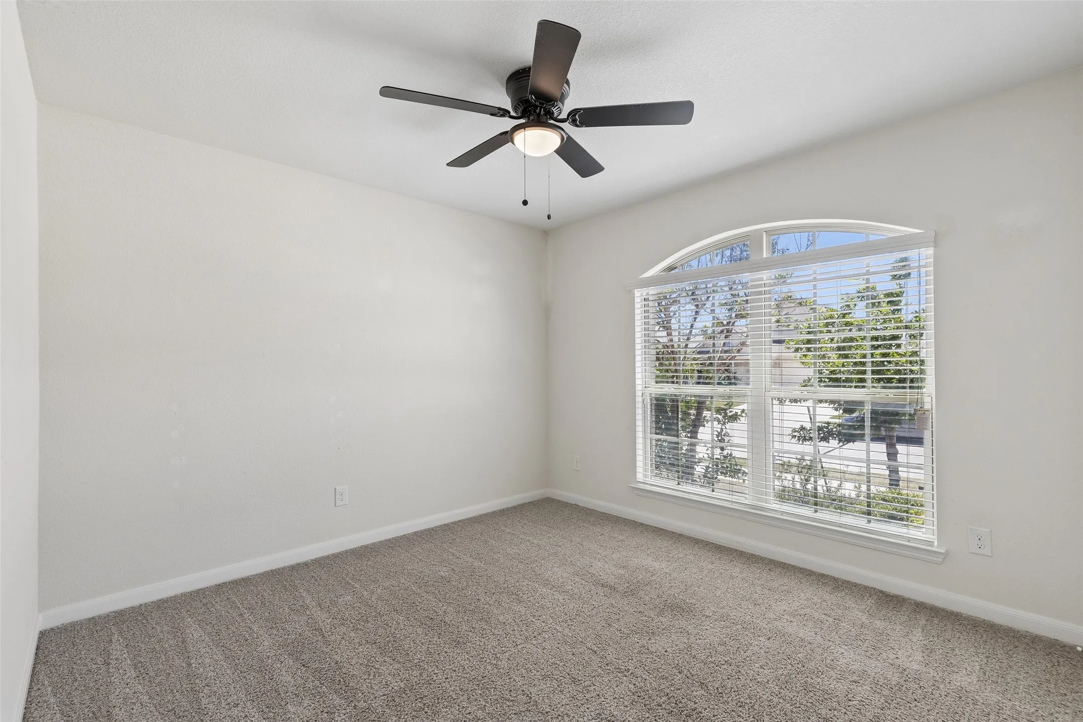 Single Family Residence For Sale in Tarrant County , 9105 Silver Dollar Drive, Fort Worth, Texas 76131, 4 Bedroom, 3 Bathroom, 2 Garage spaces, 2,868 Sqft, built in 2018, mls#21317683, Real Estate Agent in Fort Worth, Homes For Sale in Tarrant county, Homes For Sale in Fort Worth, Realtor in Fort Worth Texas, Real Estate Brokerage Independent Realty Texas, Luminita Cordes Realtor