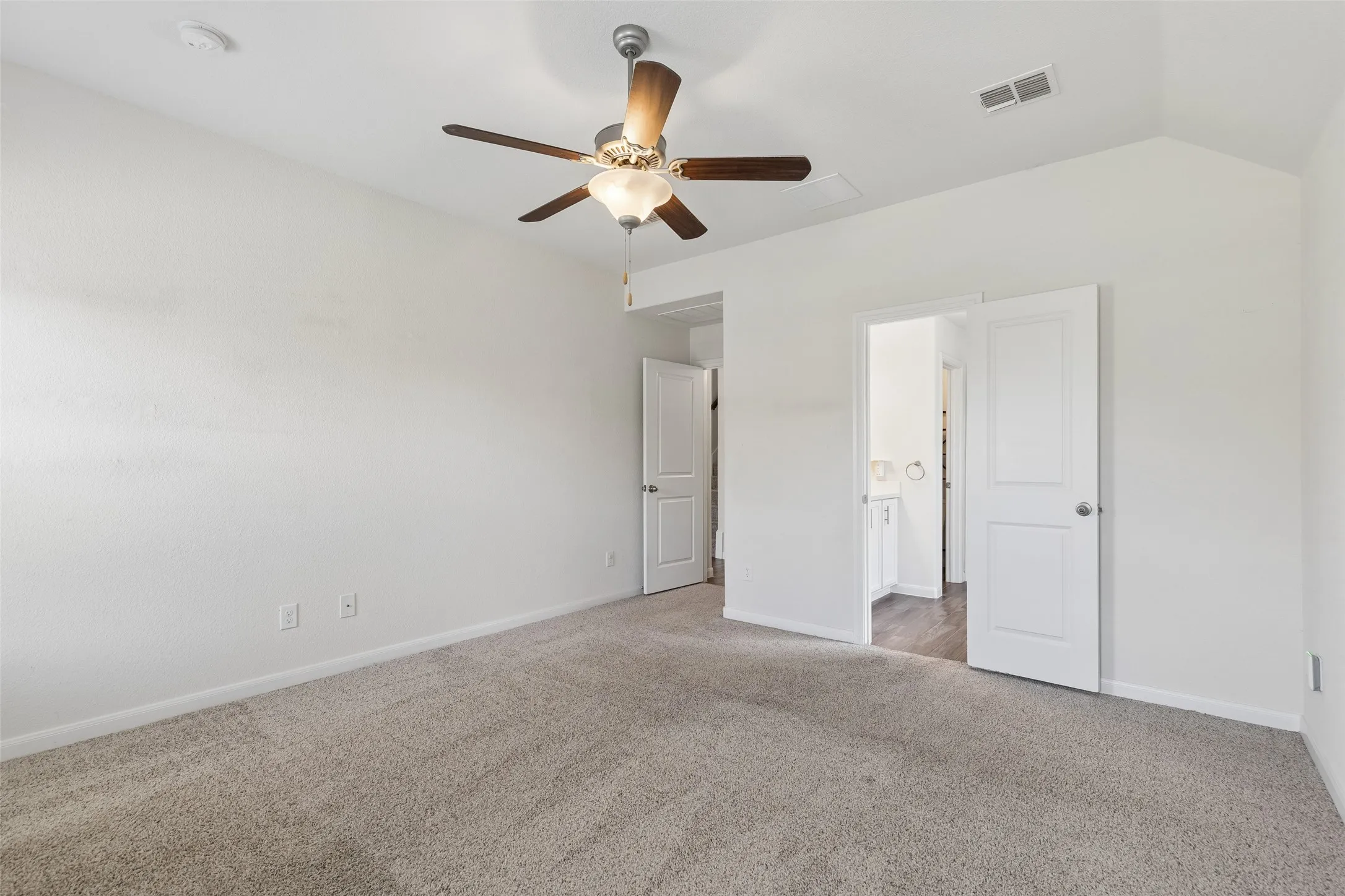 Single Family Residence For Sale in Tarrant County , 9105 Silver Dollar Drive, Fort Worth, Texas 76131, 4 Bedroom, 3 Bathroom, 2 Garage spaces, 2,868 Sqft, built in 2018, mls#21317683, Real Estate Agent in Fort Worth, Homes For Sale in Tarrant county, Homes For Sale in Fort Worth, Realtor in Fort Worth Texas, Real Estate Brokerage Independent Realty Texas, Luminita Cordes Realtor