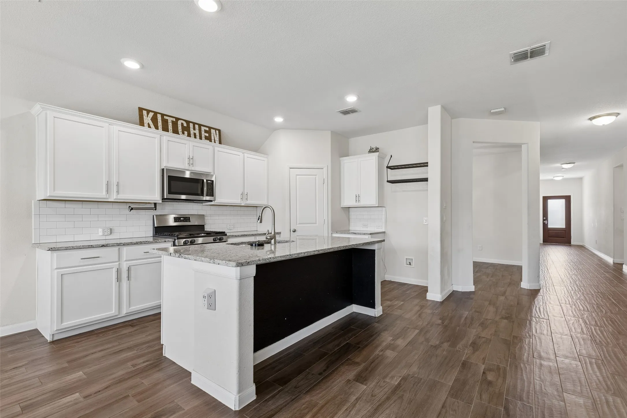 Single Family Residence For Sale in Tarrant County , 9105 Silver Dollar Drive, Fort Worth, Texas 76131, 4 Bedroom, 3 Bathroom, 2 Garage spaces, 2,868 Sqft, built in 2018, mls#21317683, Real Estate Agent in Fort Worth, Homes For Sale in Tarrant county, Homes For Sale in Fort Worth, Realtor in Fort Worth Texas, Real Estate Brokerage Independent Realty Texas, Luminita Cordes Realtor