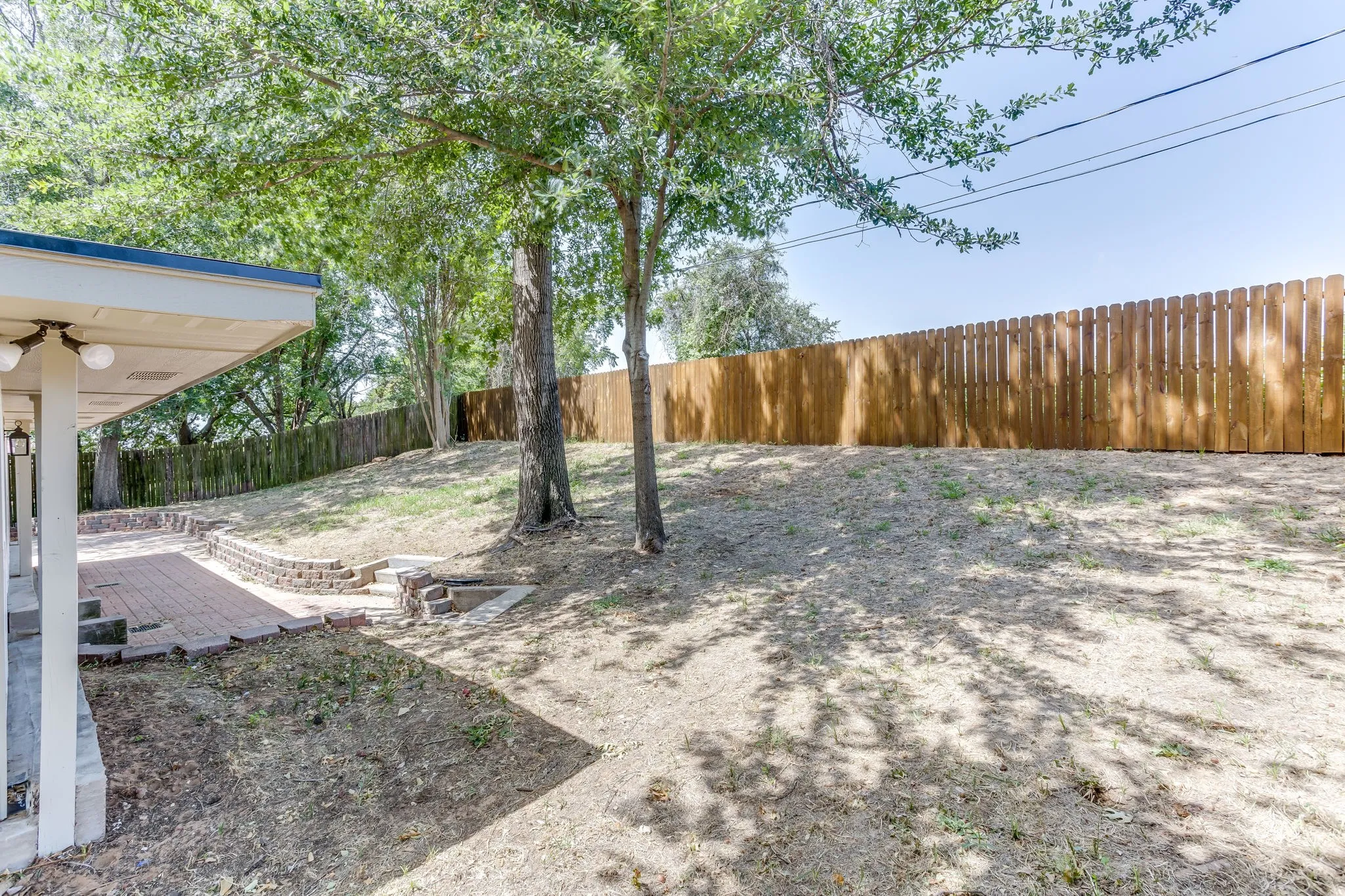 Single Family Residence For Sale in Tarrant County , 2709 Springbrooke Drive, Hurst, Texas 76054, 3 Bedroom, 2 Bathroom, 2 Garage spaces, 1,660 Sqft, built in 1978, mls#21317437, Real Estate Agent in Hurst, Homes For Sale in Tarrant county, Homes For Sale in Hurst, Realtor in Hurst Texas, Real Estate Brokerage Independent Realty Texas, Luminita Cordes Realtor