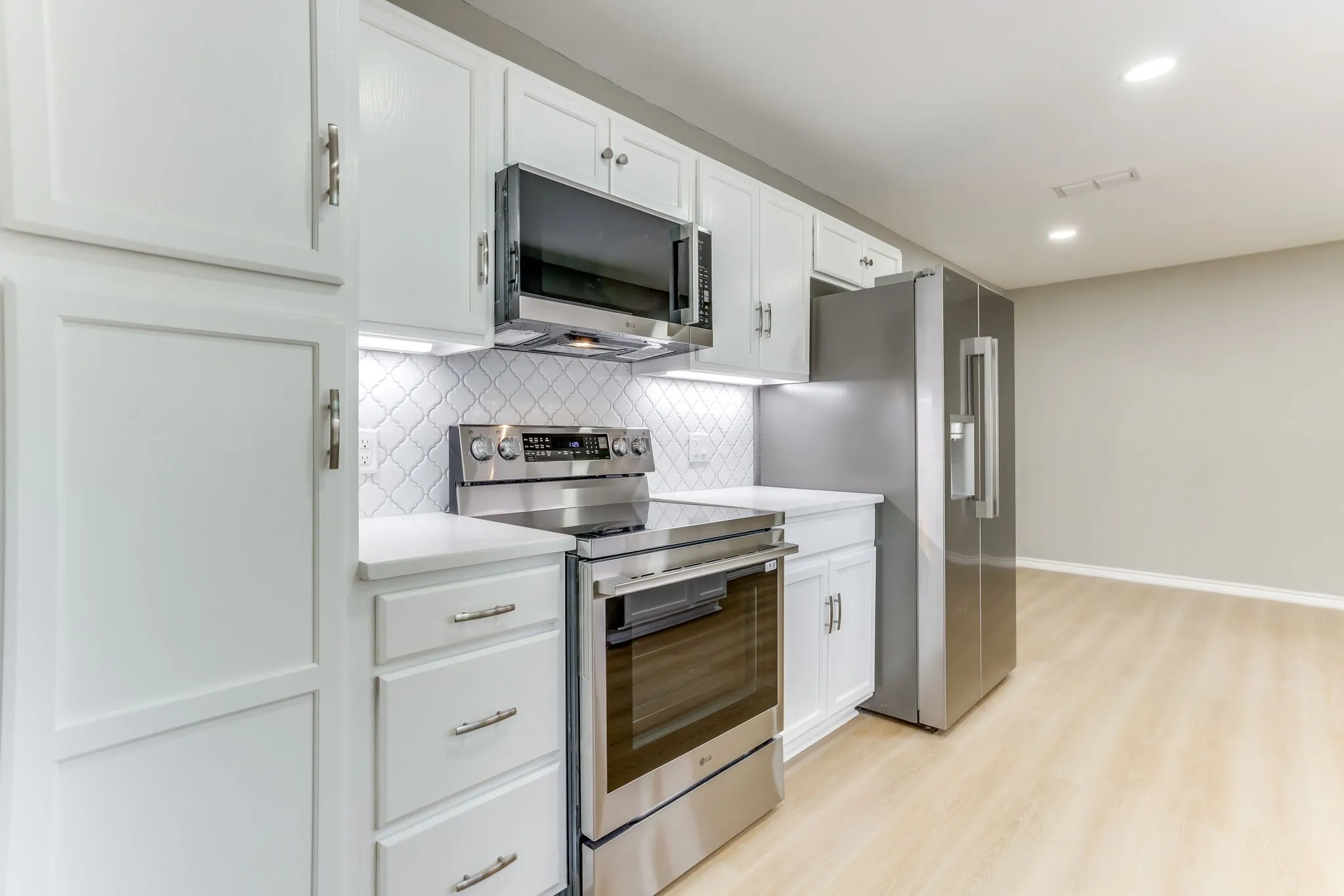 Single Family Residence For Sale in Tarrant County , 2709 Springbrooke Drive, Hurst, Texas 76054, 3 Bedroom, 2 Bathroom, 2 Garage spaces, 1,660 Sqft, built in 1978, mls#21317437, Real Estate Agent in Hurst, Homes For Sale in Tarrant county, Homes For Sale in Hurst, Realtor in Hurst Texas, Real Estate Brokerage Independent Realty Texas, Luminita Cordes Realtor
