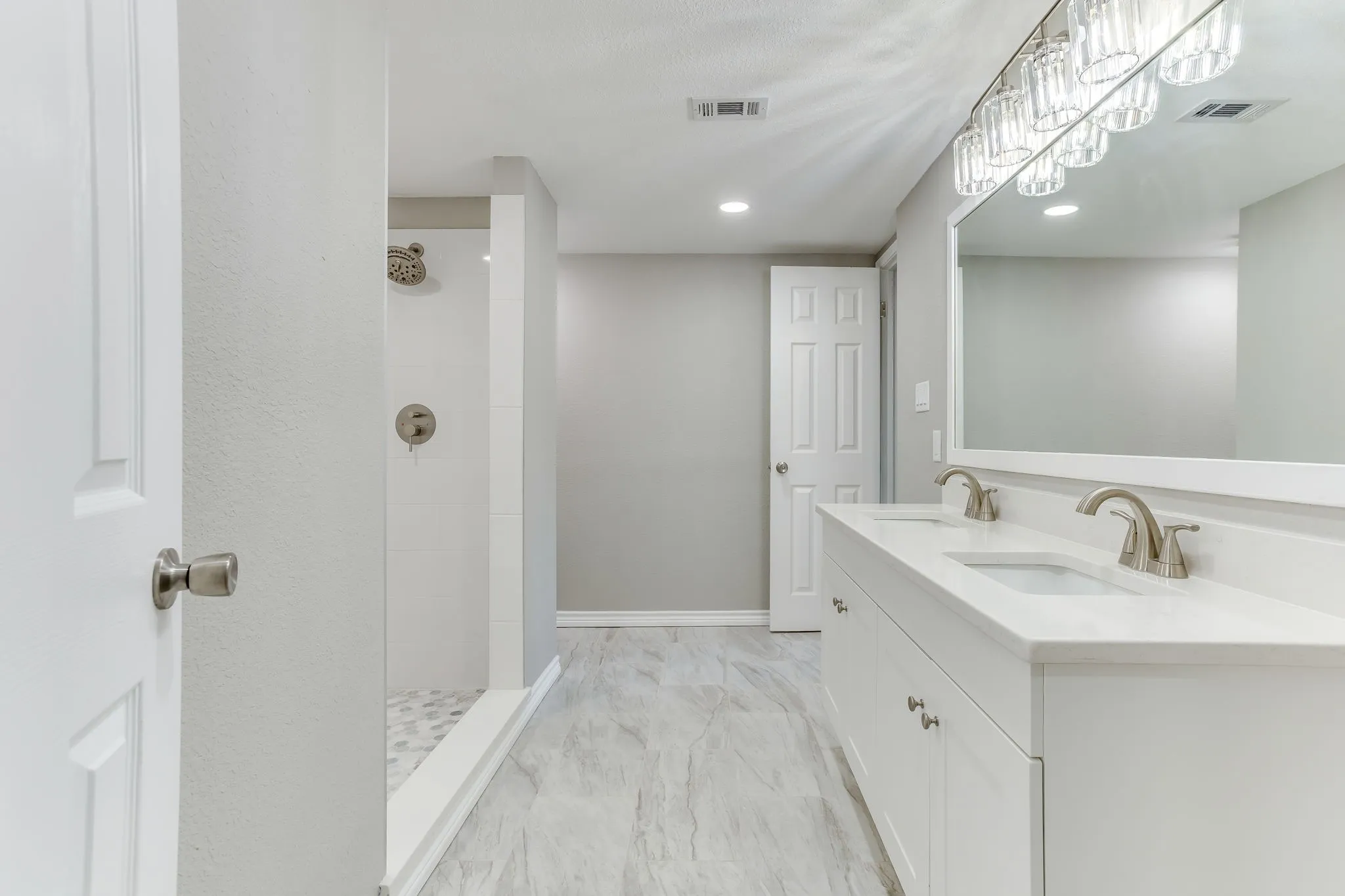 Single Family Residence For Sale in Tarrant County , 2709 Springbrooke Drive, Hurst, Texas 76054, 3 Bedroom, 2 Bathroom, 2 Garage spaces, 1,660 Sqft, built in 1978, mls#21317437, Real Estate Agent in Hurst, Homes For Sale in Tarrant county, Homes For Sale in Hurst, Realtor in Hurst Texas, Real Estate Brokerage Independent Realty Texas, Luminita Cordes Realtor