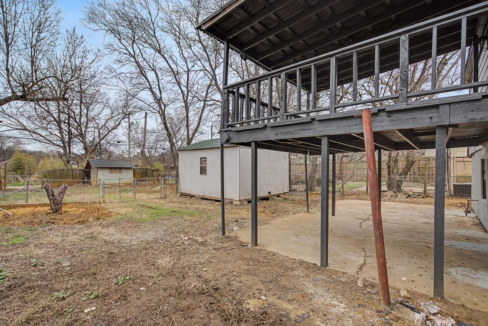 Single Family Residence For Sale in Grayson County , 1411 W Gandy Street, Denison, Texas 75020, 5 Bedroom, 3 Bathroom, Garage spaces, 2,240 Sqft, built in 1940, mls#21318504, Real Estate Agent in Denison, Homes For Sale in Grayson county, Homes For Sale in Denison, Realtor in Denison Texas, Real Estate Brokerage Independent Realty Texas, Luminita Cordes Realtor