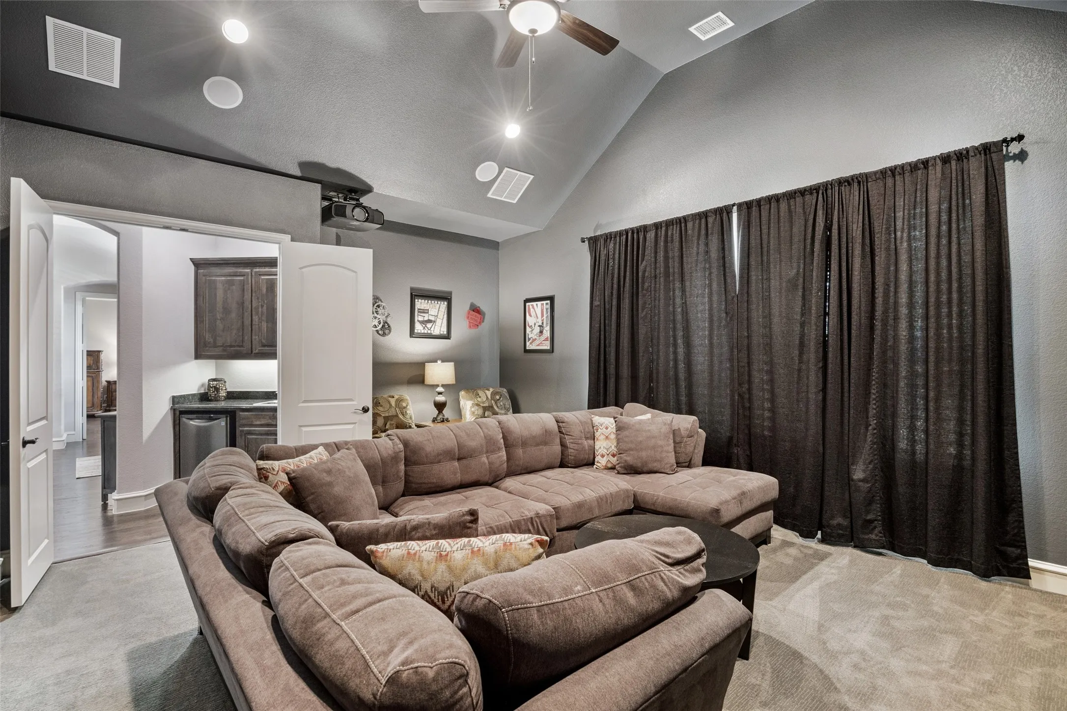 Single Family Residence For Sale in Denton County , 3777 Ferndale Lane, Frisco, Texas 75034, 4 Bedroom, 4 Bathroom, 3 Garage spaces, 3,786 Sqft, built in 2011, mls#21318178, Real Estate Agent in Frisco, Homes For Sale in Denton county, Homes For Sale in Frisco, Realtor in Frisco Texas, Real Estate Brokerage Independent Realty Texas, Luminita Cordes Realtor