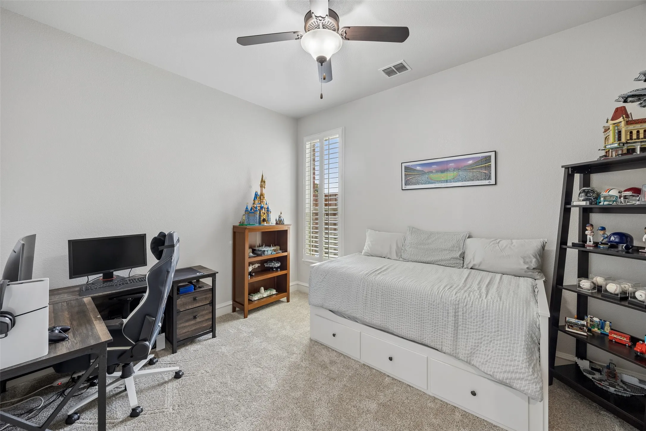 Single Family Residence For Sale in Denton County , 3777 Ferndale Lane, Frisco, Texas 75034, 4 Bedroom, 4 Bathroom, 3 Garage spaces, 3,786 Sqft, built in 2011, mls#21318178, Real Estate Agent in Frisco, Homes For Sale in Denton county, Homes For Sale in Frisco, Realtor in Frisco Texas, Real Estate Brokerage Independent Realty Texas, Luminita Cordes Realtor