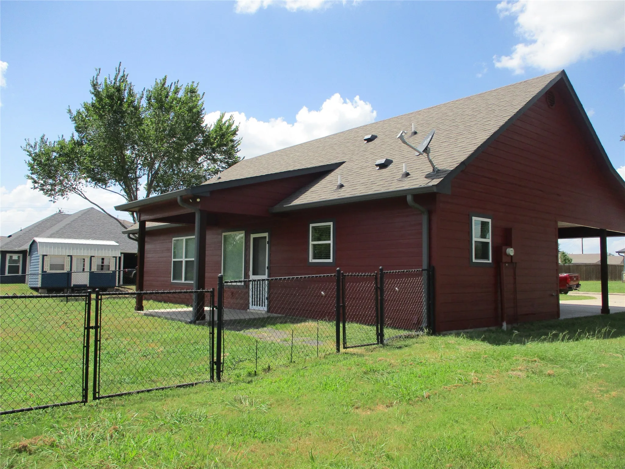 Single Family Residence For Sale in Rains County , 148 Mill Street, Emory, Texas 75440, 2 Bedroom, 2 Bathroom, Garage spaces, 1,214 Sqft, built in 2021, mls#21318523, Real Estate Agent in Emory, Homes For Sale in Rains county, Homes For Sale in Emory, Realtor in Emory Texas, Real Estate Brokerage Independent Realty Texas, Luminita Cordes Realtor