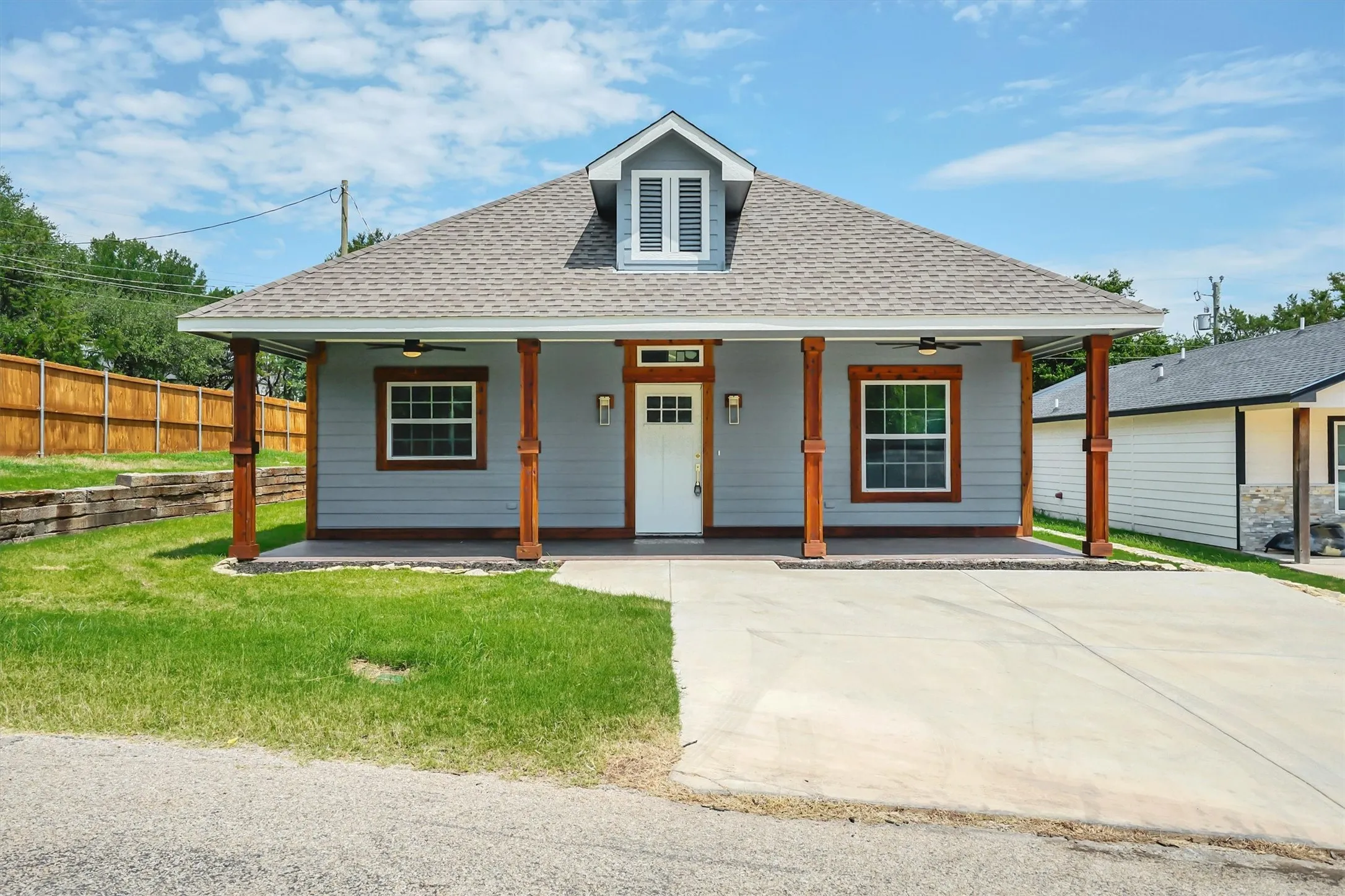 Single Family Residence For Sale in Hood County , 800 Crow Court, Granbury, Texas 76048, 3 Bedroom, 2 Bathroom, Garage spaces, 1,796 Sqft, built in 2026, mls#21316214, Real Estate Agent in Granbury, Homes For Sale in Hood county, Homes For Sale in Granbury, Realtor in Granbury Texas, Real Estate Brokerage Independent Realty Texas, Luminita Cordes Realtor