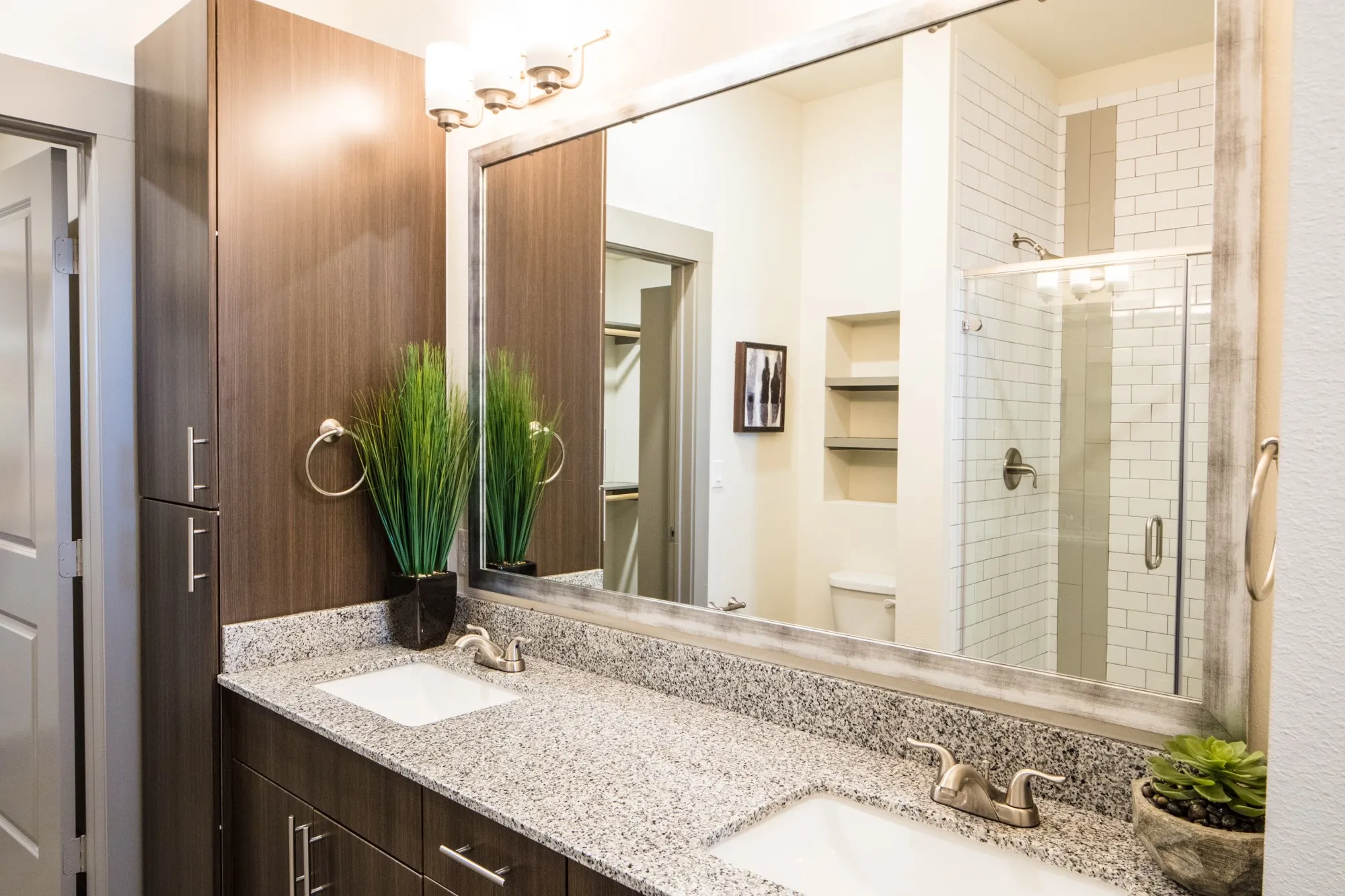 Apartment For Rent in Dallas County , 2175 Tucker Street 2102, Dallas, Texas 75214, 2 Bedroom, 2 Bathroom, 15 Garage spaces, 1,115 Sqft, built in 2017, mls#21318535, Real Estate Agent in Dallas, Homes For Rent in Dallas county, Homes For Rent in Dallas, Realtor in Dallas Texas, Real Estate Brokerage Independent Realty Texas, Luminita Cordes Realtor