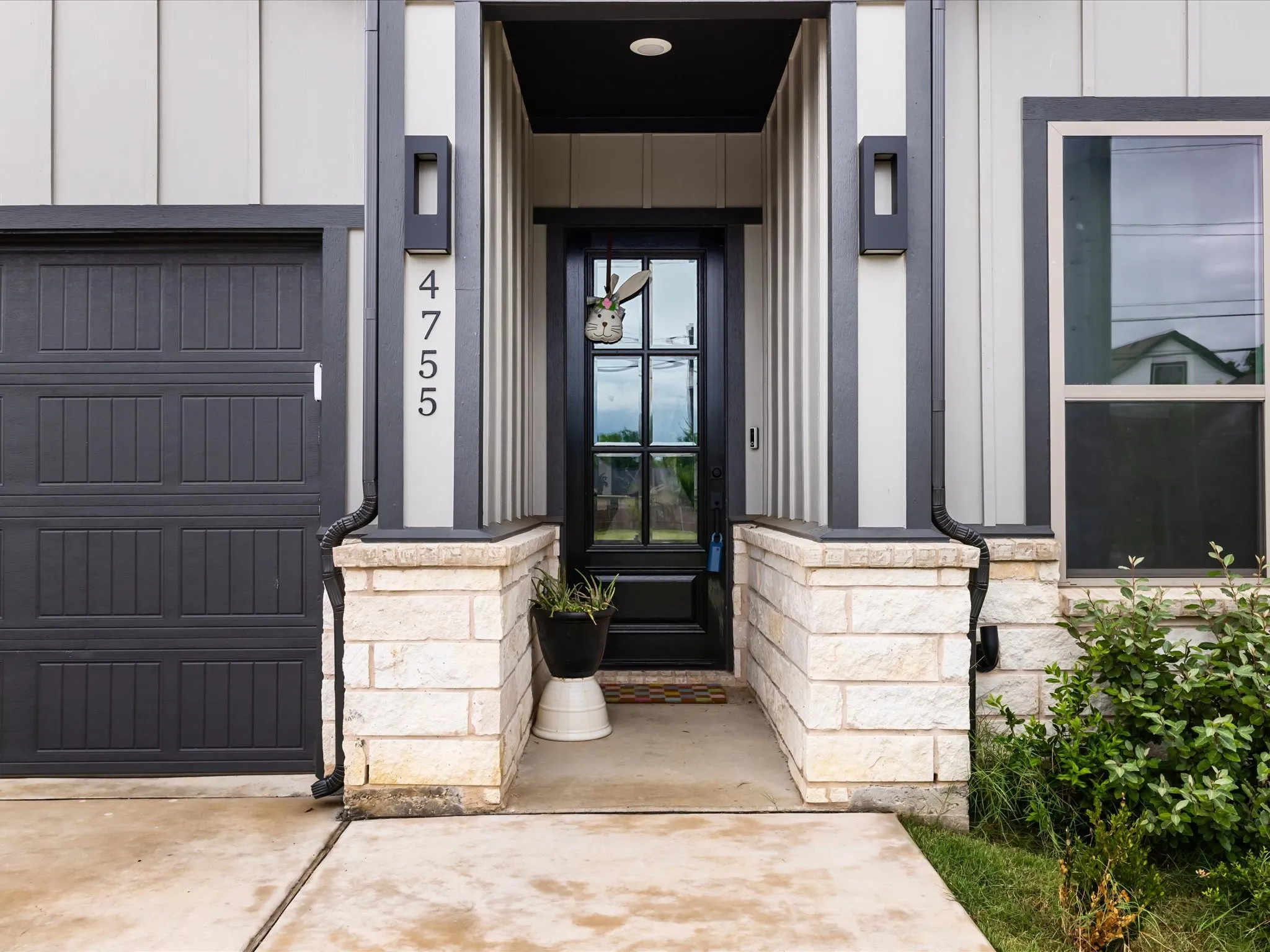 Single Family Residence For Sale in Tarrant County , 4755 Ramey Avenue, Fort Worth, Texas 76105, 4 Bedroom, 2 Bathroom, 2 Garage spaces, 1,935 Sqft, built in 2025, mls#21189902, Real Estate Agent in Fort Worth, Homes For Sale in Tarrant county, Homes For Sale in Fort Worth, Realtor in Fort Worth Texas, Real Estate Brokerage Independent Realty Texas, Luminita Cordes Realtor