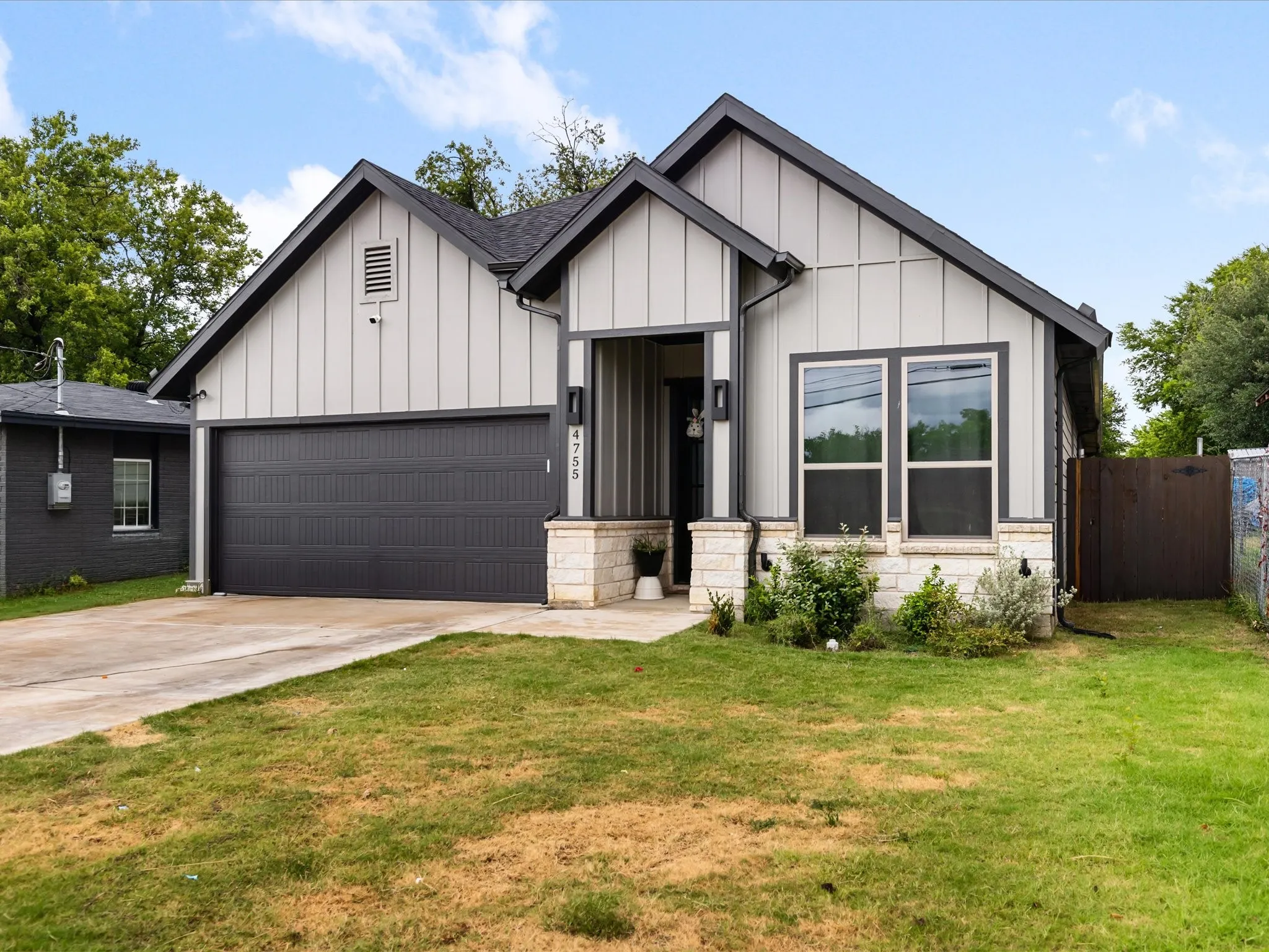 Single Family Residence For Sale in Tarrant County , 4755 Ramey Avenue, Fort Worth, Texas 76105, 4 Bedroom, 2 Bathroom, 2 Garage spaces, 1,935 Sqft, built in 2025, mls#21189902, Real Estate Agent in Fort Worth, Homes For Sale in Tarrant county, Homes For Sale in Fort Worth, Realtor in Fort Worth Texas, Real Estate Brokerage Independent Realty Texas, Luminita Cordes Realtor