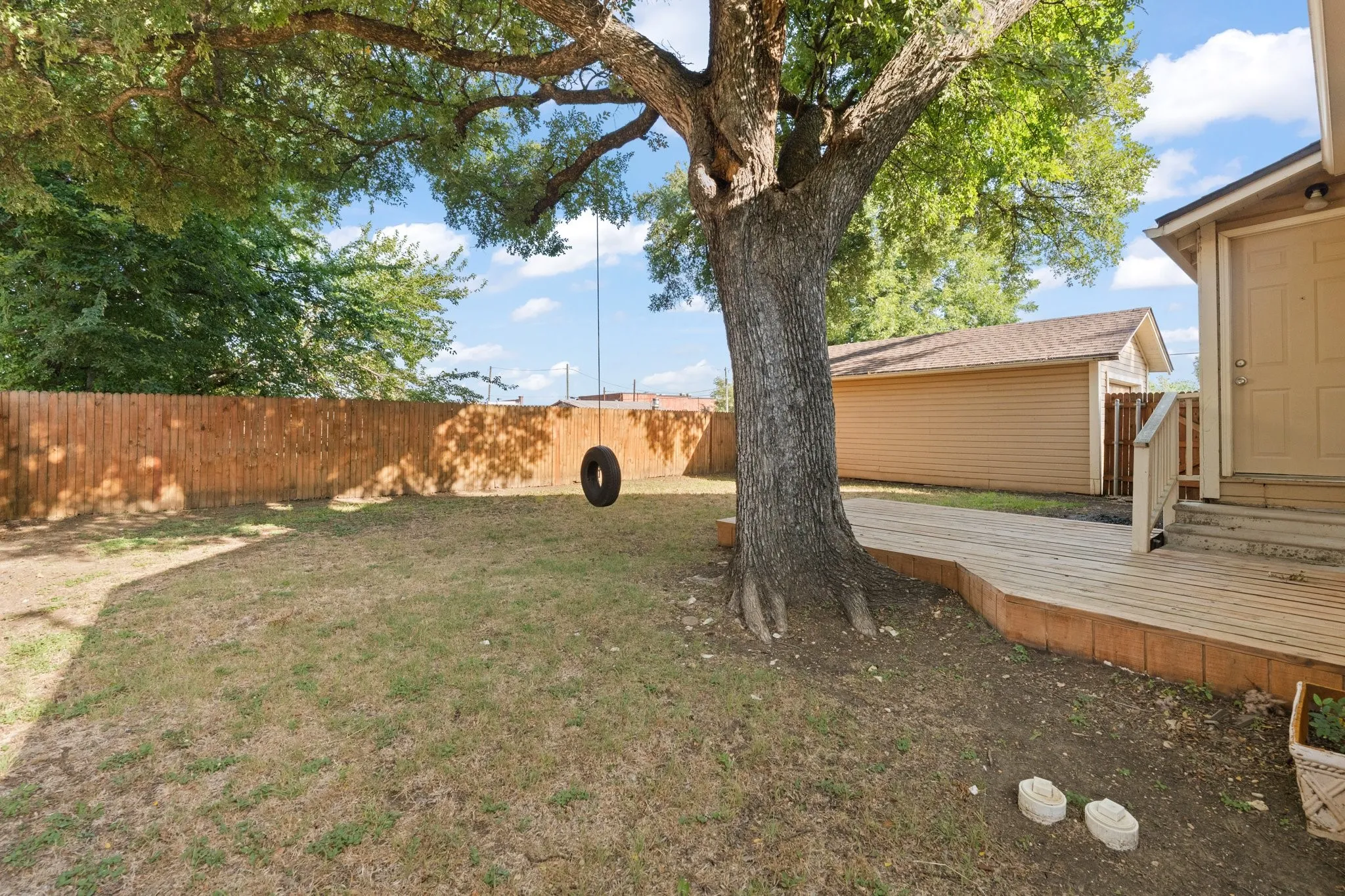 Single Family Residence For Sale in Johnson County , 102 S 4th Street, Grandview, Texas 76050, 2 Bedroom, 2 Bathroom, 1 Garage spaces, 1,424 Sqft, built in 1950, mls#21311441, Real Estate Agent in Grandview, Homes For Sale in Johnson county, Homes For Sale in Grandview, Realtor in Grandview Texas, Real Estate Brokerage Independent Realty Texas, Luminita Cordes Realtor