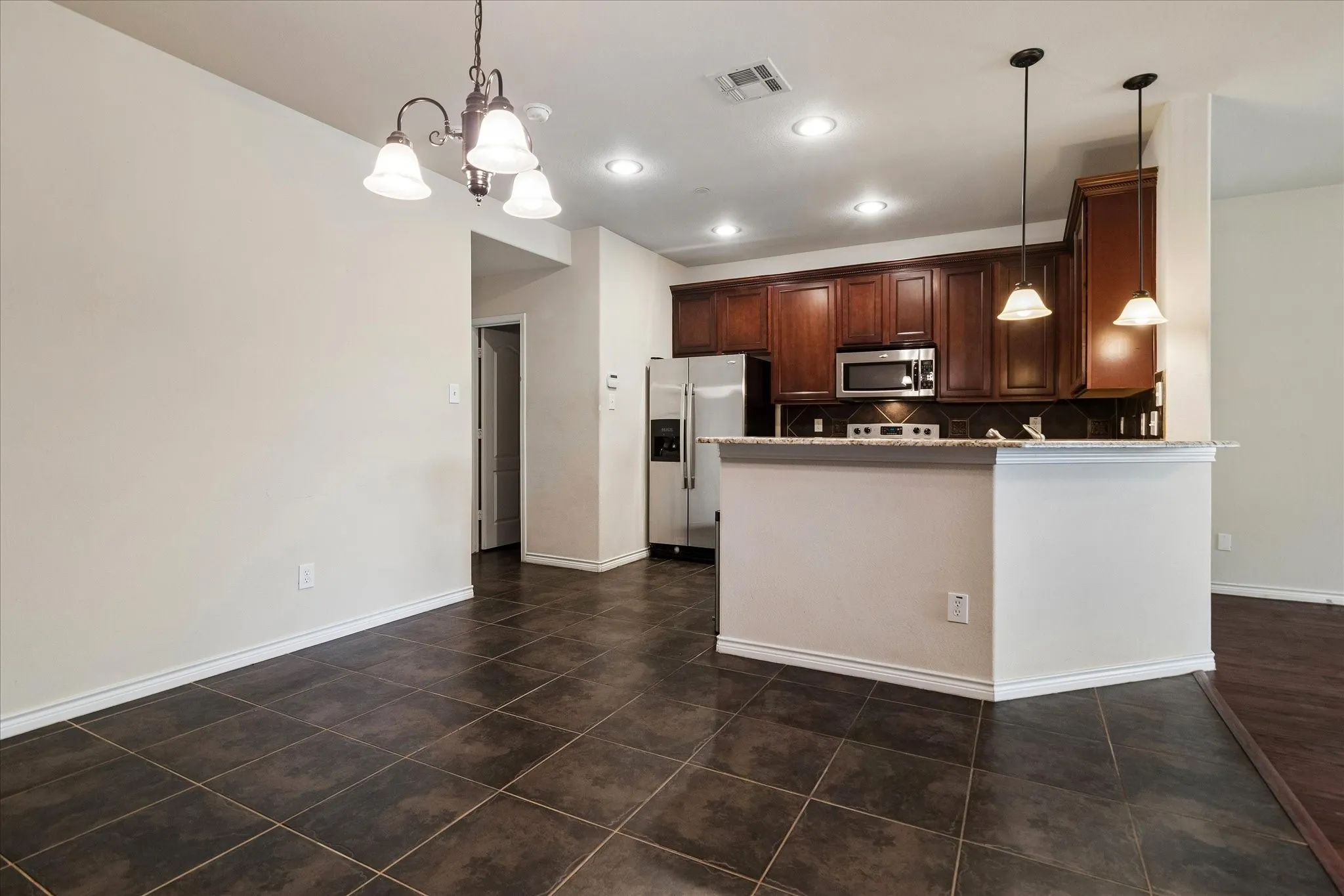 Townhouse For Sale in Collin County , 5566 Grosseto Drive, Frisco, Texas 75034, 2 Bedrooms, 3 Bathrooms, 2 Garage spaces, 1,670 Sqft, built in 2008, Price $360,000, mls#21318363, Real Estate Agent in Frisco, Homes For Sale in Collin county, Homes For Sale in Frisco, Realtor in Frisco Texas, Real Estate Brokerage Independent Realty Texas, Luminita Cordes Realtor