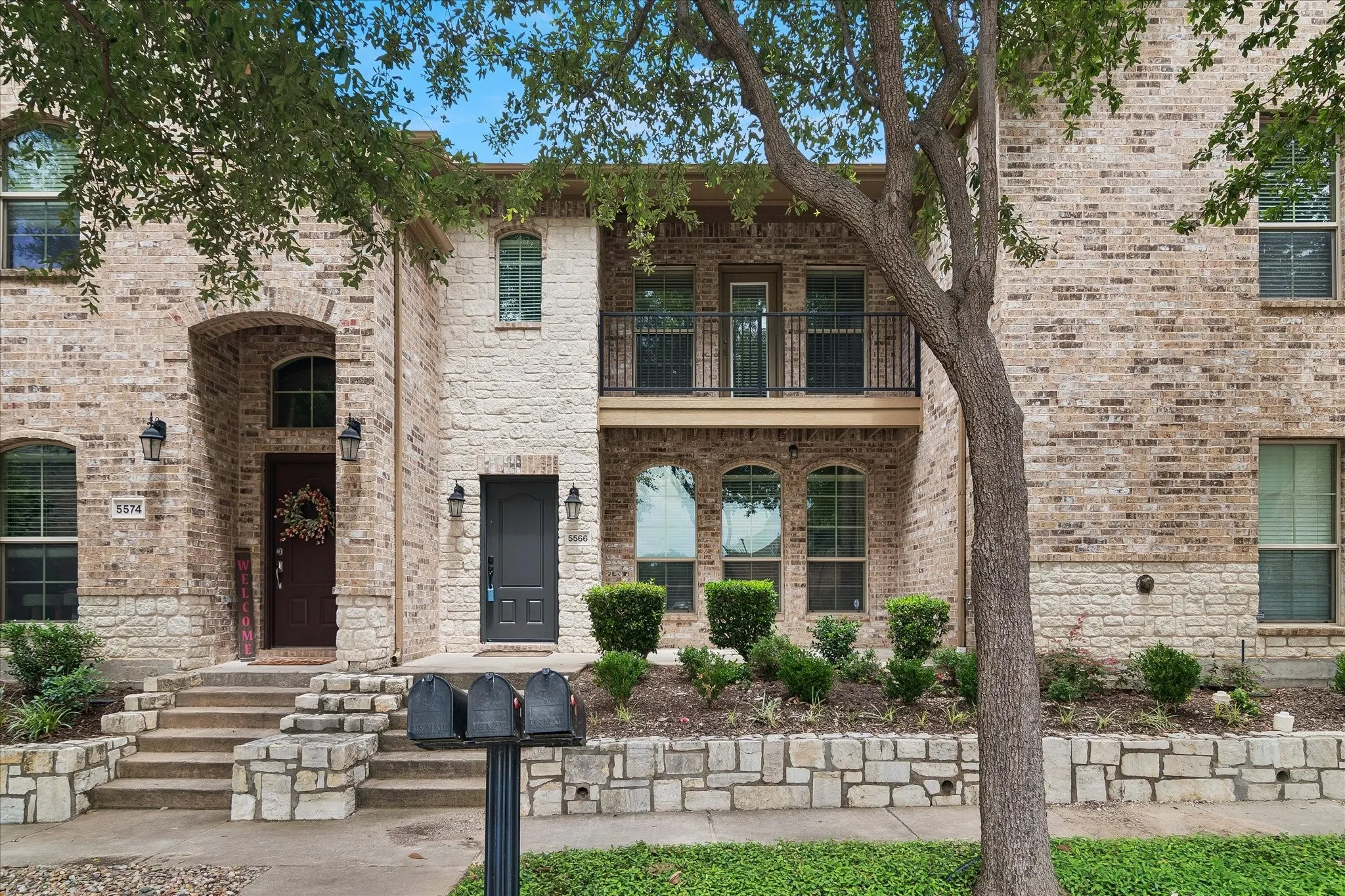 Townhouse For Sale in Collin County , 5566 Grosseto Drive, Frisco, Texas 75034, 2 Bedrooms, 3 Bathrooms, 2 Garage spaces, 1,670 Sqft, built in 2008, Price $360,000, mls#21318363, Real Estate Agent in Frisco, Homes For Sale in Collin county, Homes For Sale in Frisco, Realtor in Frisco Texas, Real Estate Brokerage Independent Realty Texas, Luminita Cordes Realtor