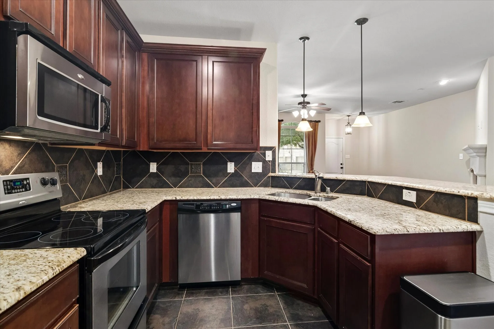 Townhouse For Sale in Collin County , 5566 Grosseto Drive, Frisco, Texas 75034, 2 Bedrooms, 3 Bathrooms, 2 Garage spaces, 1,670 Sqft, built in 2008, Price $360,000, mls#21318363, Real Estate Agent in Frisco, Homes For Sale in Collin county, Homes For Sale in Frisco, Realtor in Frisco Texas, Real Estate Brokerage Independent Realty Texas, Luminita Cordes Realtor