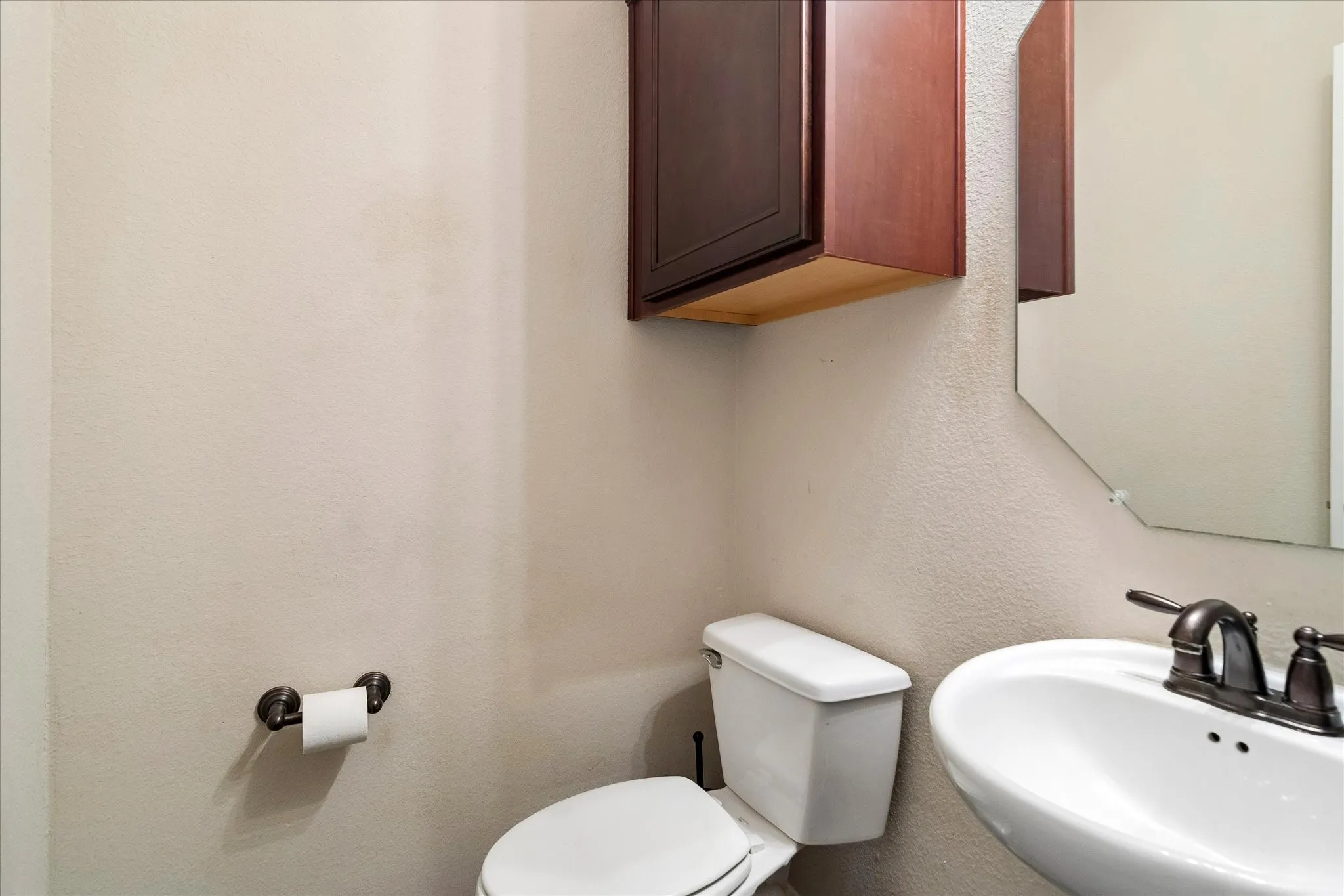 Townhouse For Sale in Collin County , 5566 Grosseto Drive, Frisco, Texas 75034, 2 Bedrooms, 3 Bathrooms, 2 Garage spaces, 1,670 Sqft, built in 2008, Price $360,000, mls#21318363, Real Estate Agent in Frisco, Homes For Sale in Collin county, Homes For Sale in Frisco, Realtor in Frisco Texas, Real Estate Brokerage Independent Realty Texas, Luminita Cordes Realtor
