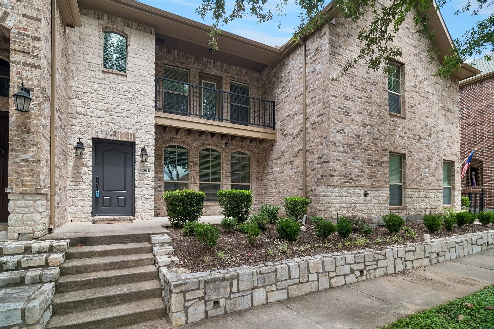 Townhouse For Sale in Collin County , 5566 Grosseto Drive, Frisco, Texas 75034, 2 Bedrooms, 3 Bathrooms, 2 Garage spaces, 1,670 Sqft, built in 2008, Price $360,000, mls#21318363, Real Estate Agent in Frisco, Homes For Sale in Collin county, Homes For Sale in Frisco, Realtor in Frisco Texas, Real Estate Brokerage Independent Realty Texas, Luminita Cordes Realtor