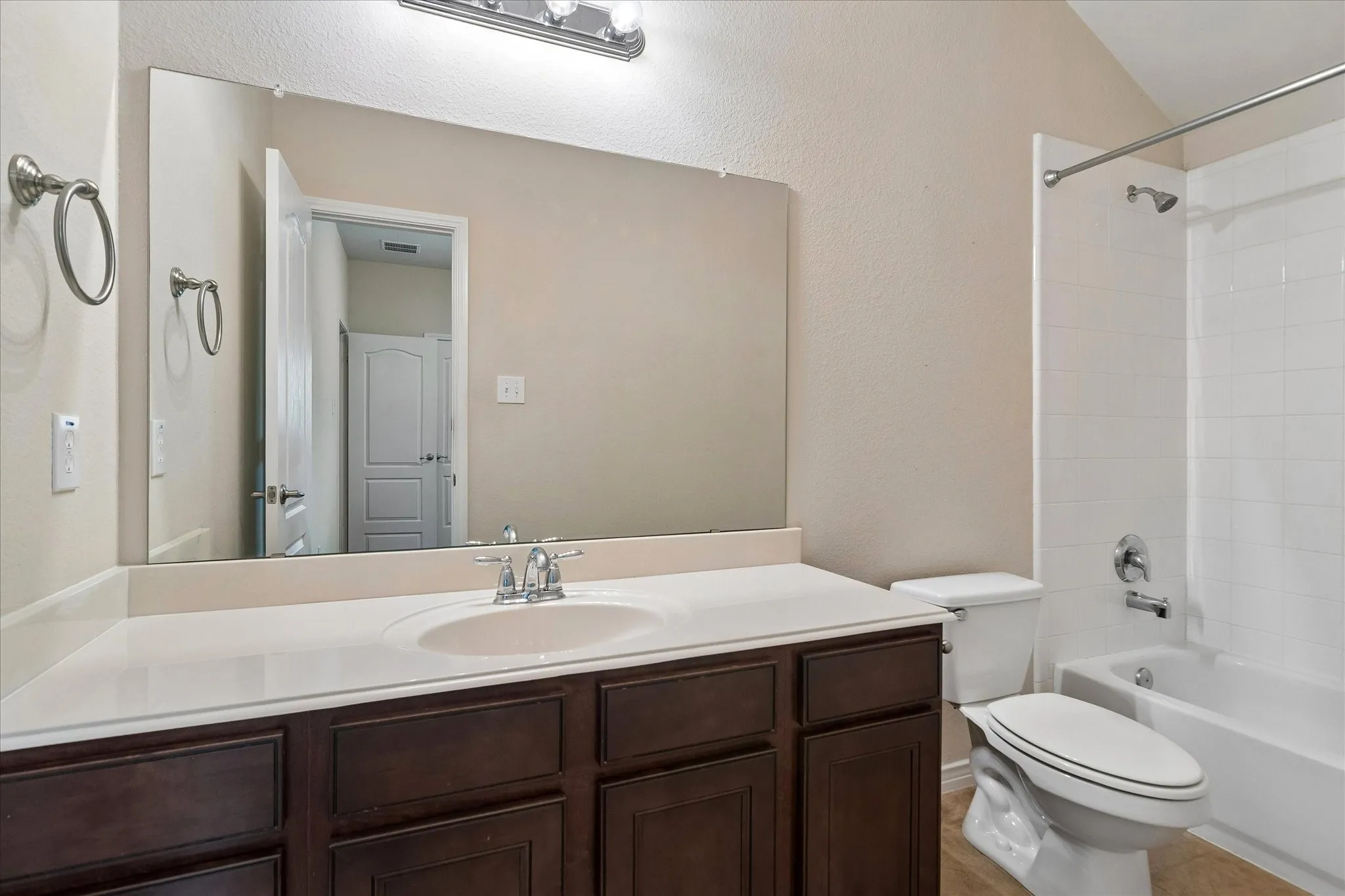Townhouse For Sale in Collin County , 5566 Grosseto Drive, Frisco, Texas 75034, 2 Bedrooms, 3 Bathrooms, 2 Garage spaces, 1,670 Sqft, built in 2008, Price $360,000, mls#21318363, Real Estate Agent in Frisco, Homes For Sale in Collin county, Homes For Sale in Frisco, Realtor in Frisco Texas, Real Estate Brokerage Independent Realty Texas, Luminita Cordes Realtor